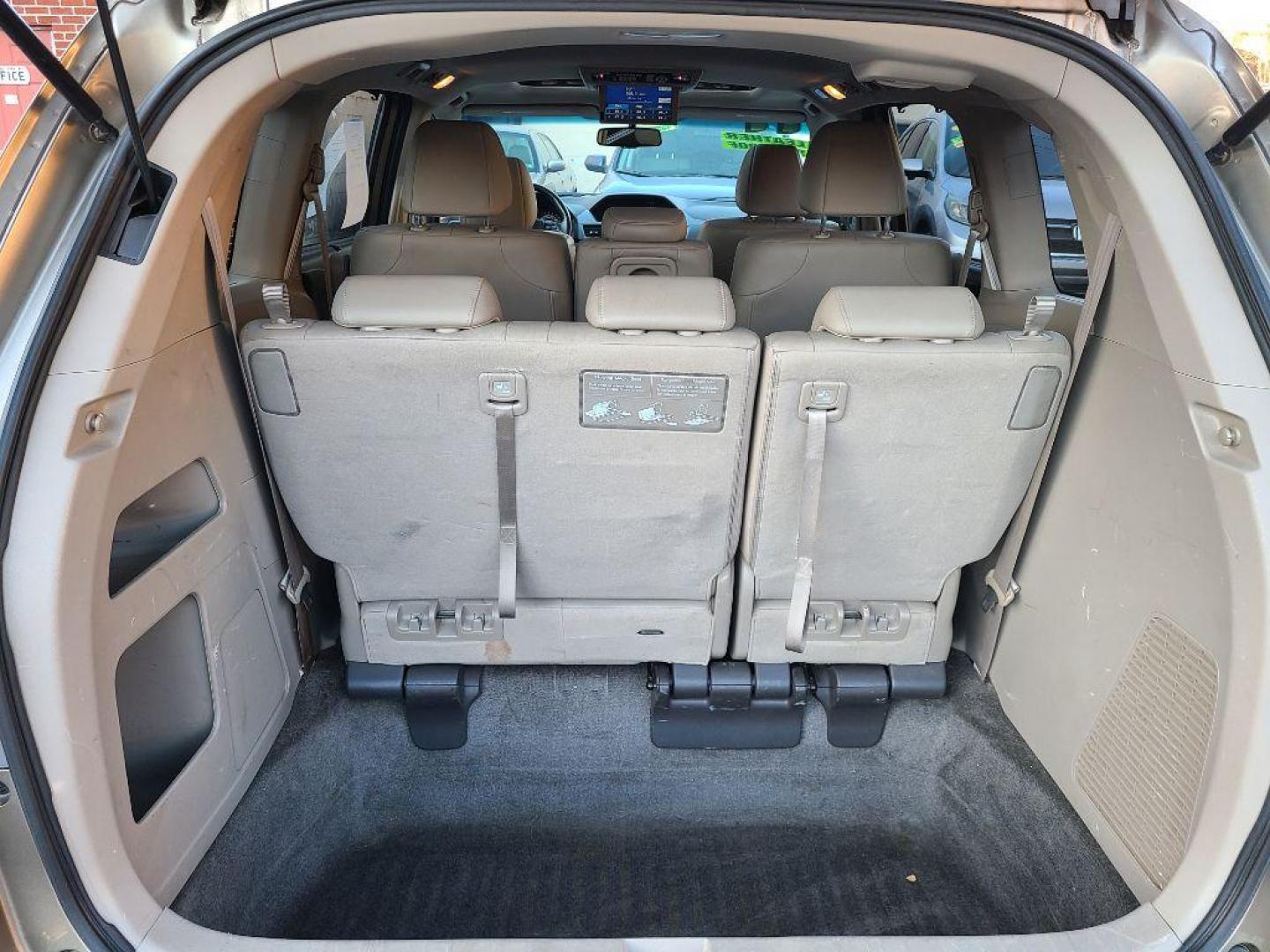 2011 GOLD HONDA ODYSSEY EXL (5FNRL5H65BB) with an 3.5L engine, Automatic transmission, located at 117 North Cameron Street, Harrisburg, PA, 17101, (717) 963-8962, 40.266762, -76.875259 - WE FINANCE!!! Good Credit/ Bad Credit/ No Credit - ALL Trade-Ins Welcomed!!! ***Guaranteed Credit Approval*** APPLY ONLINE or CALL us TODAY ;) Internet Prices and Marketplace Prices are SPECIAL discounted ***CASH DEALS*** Retail Prices are higher. Please call us to discuss your cash and finan - Photo#13