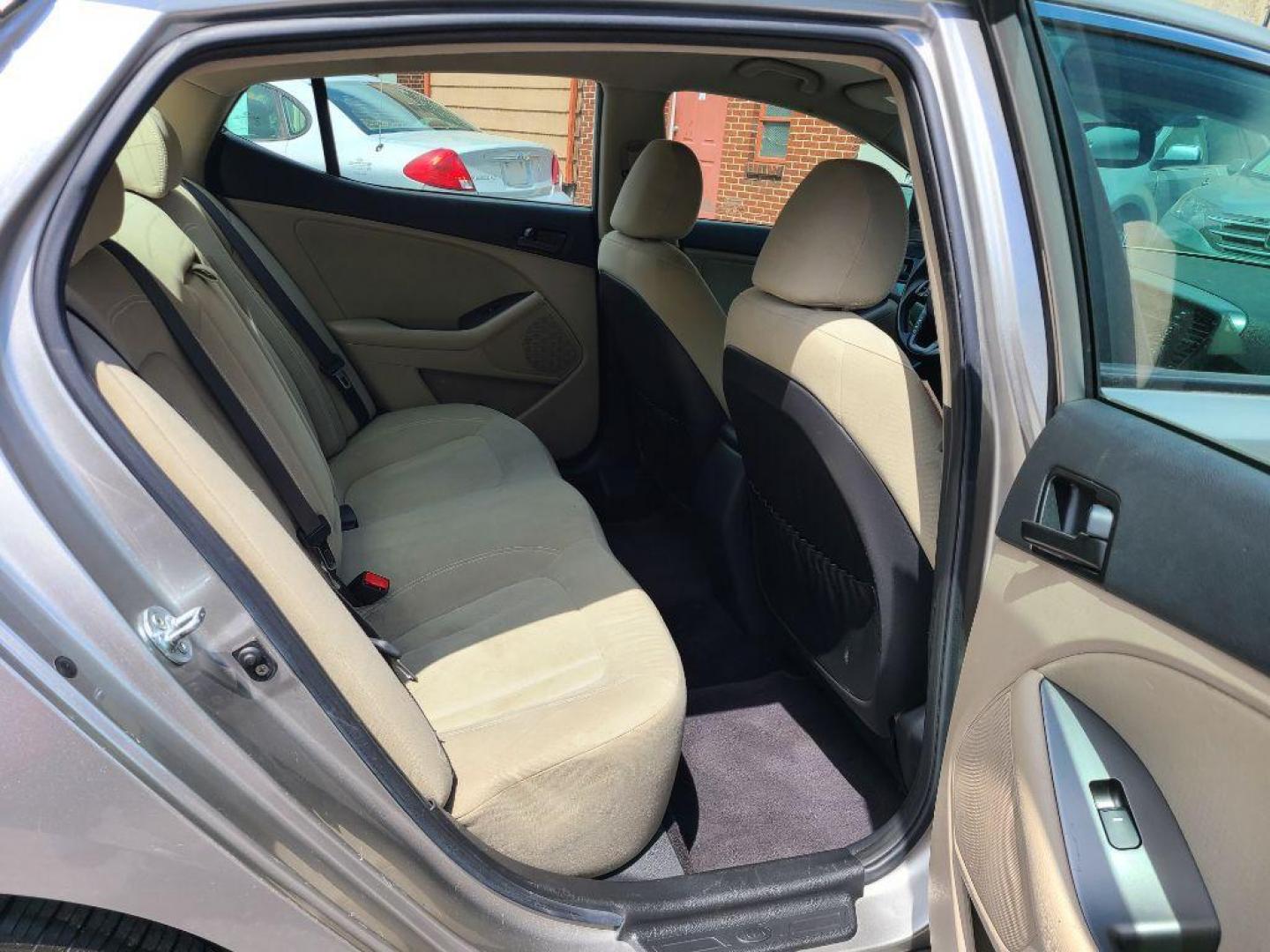 2011 SILVER KIA OPTIMA LX (KNAGM4A70B5) with an 2.4L engine, Automatic transmission, located at 117 North Cameron Street, Harrisburg, PA, 17101, (717) 963-8962, 40.266762, -76.875259 - WE FINANCE!!! Good Credit/ Bad Credit/ No Credit - ALL Trade-Ins Welcomed!!! ***Guaranteed Credit Approval*** APPLY ONLINE or CALL us TODAY ;) Internet Prices and Marketplace Prices are SPECIAL discounted ***CASH DEALS*** Retail Prices are higher. Please call us to discuss your cash and finan - Photo#10