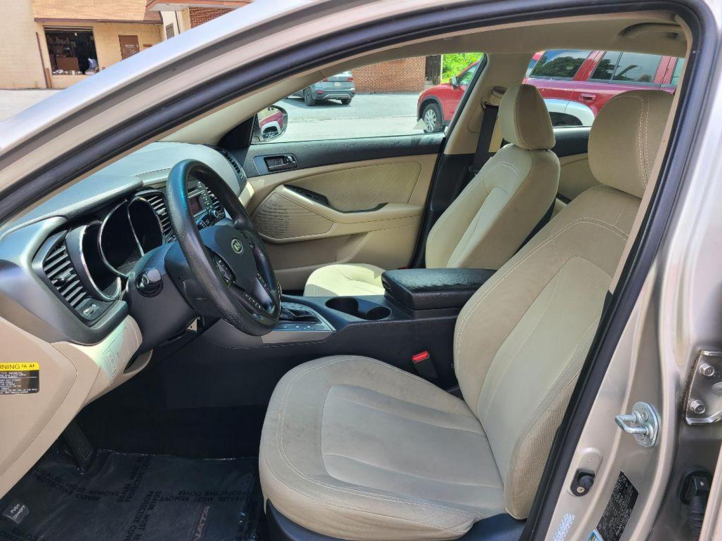 2011 SILVER KIA OPTIMA LX (KNAGM4A70B5) with an 2.4L engine, Automatic transmission, located at 117 North Cameron Street, Harrisburg, PA, 17101, (717) 963-8962, 40.266762, -76.875259 - WE FINANCE!!! Good Credit/ Bad Credit/ No Credit - ALL Trade-Ins Welcomed!!! ***Guaranteed Credit Approval*** APPLY ONLINE or CALL us TODAY ;) Internet Prices and Marketplace Prices are SPECIAL discounted ***CASH DEALS*** Retail Prices are higher. Please call us to discuss your cash and finan - Photo#11