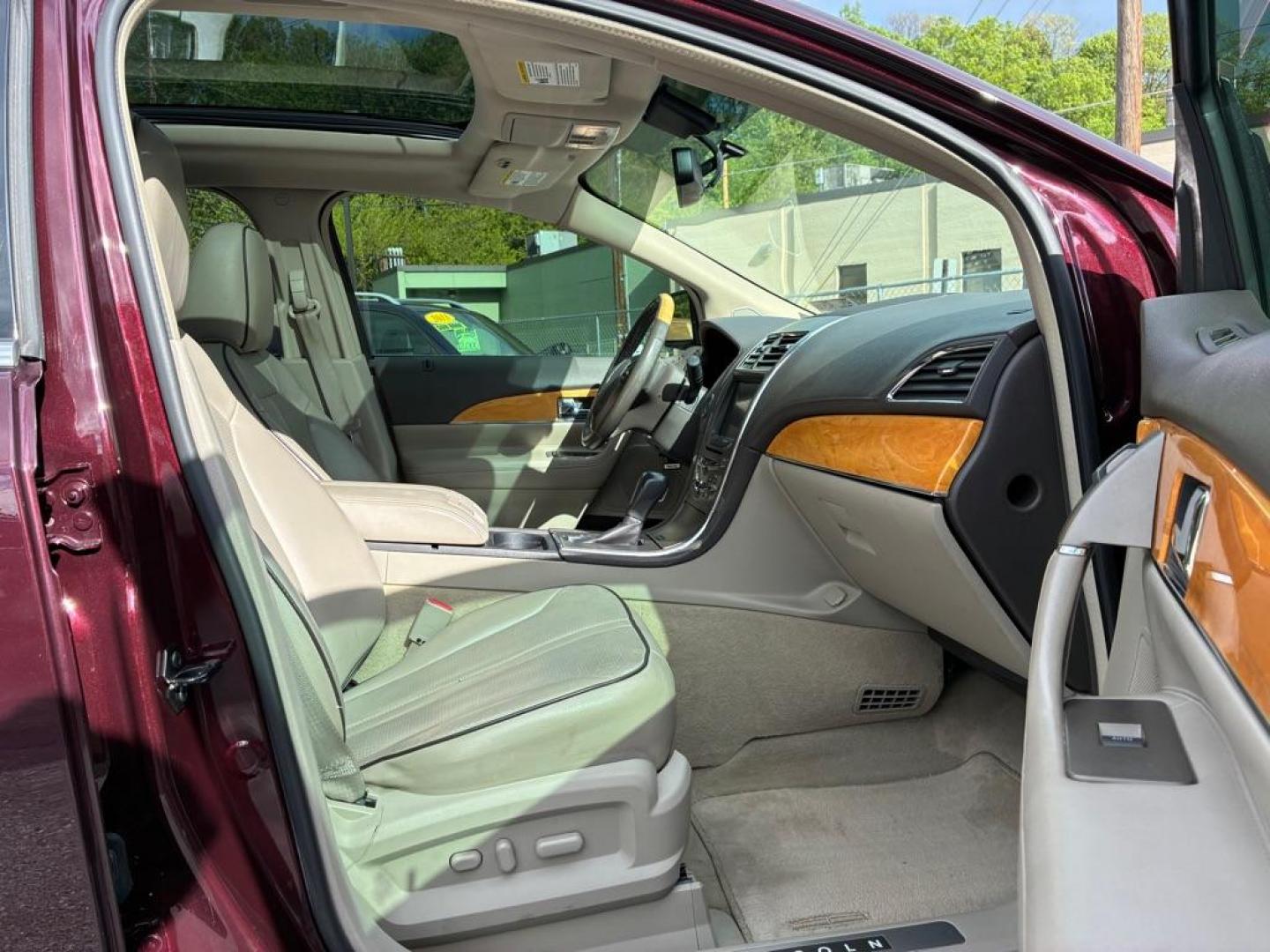 2011 BURGAN LINCOLN MKX (2LMDJ8JKXBB) with an 3.7L engine, Automatic transmission, located at 117 North Cameron Street, Harrisburg, PA, 17101, (717) 963-8962, 40.266762, -76.875259 - WE FINANCE!!! MOST vehicles are available for financing. Good Credit/ Challenged Credit/ No Credit - ALL Trade-Ins Welcomed!!! APPLY ONLINE or CALL us TODAY Please call us to discuss your cash and/or financing options. Thanks for checking our inventory! We're here to help. - Photo#8