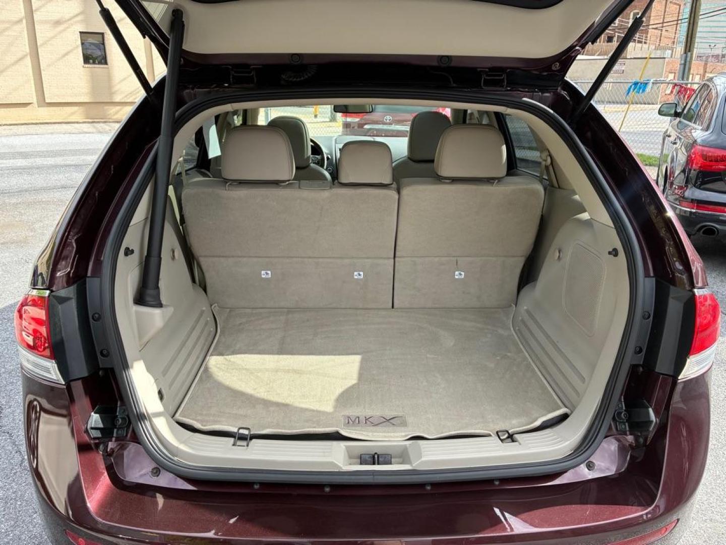 2011 BURGAN LINCOLN MKX (2LMDJ8JKXBB) with an 3.7L engine, Automatic transmission, located at 117 North Cameron Street, Harrisburg, PA, 17101, (717) 963-8962, 40.266762, -76.875259 - WE FINANCE!!! MOST vehicles are available for financing. Good Credit/ Challenged Credit/ No Credit - ALL Trade-Ins Welcomed!!! APPLY ONLINE or CALL us TODAY Please call us to discuss your cash and/or financing options. Thanks for checking our inventory! We're here to help. - Photo#10