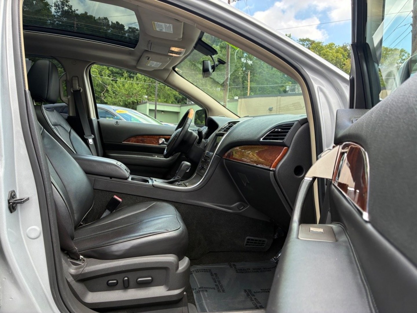 2011 SILVER LINCOLN MKX (2LMDJ8JK4BB) with an 3.7L engine, Automatic transmission, located at 117 North Cameron Street, Harrisburg, PA, 17101, (717) 963-8962, 40.266762, -76.875259 - WE FINANCE!!! MOST vehicles are available for financing. Good Credit/ Challenged Credit/ No Credit - ALL Trade-Ins Welcomed!!! APPLY ONLINE or CALL us TODAY Please call us to discuss your cash and/or financing options. Thanks for checking our inventory! We're here to help.- Photo#8