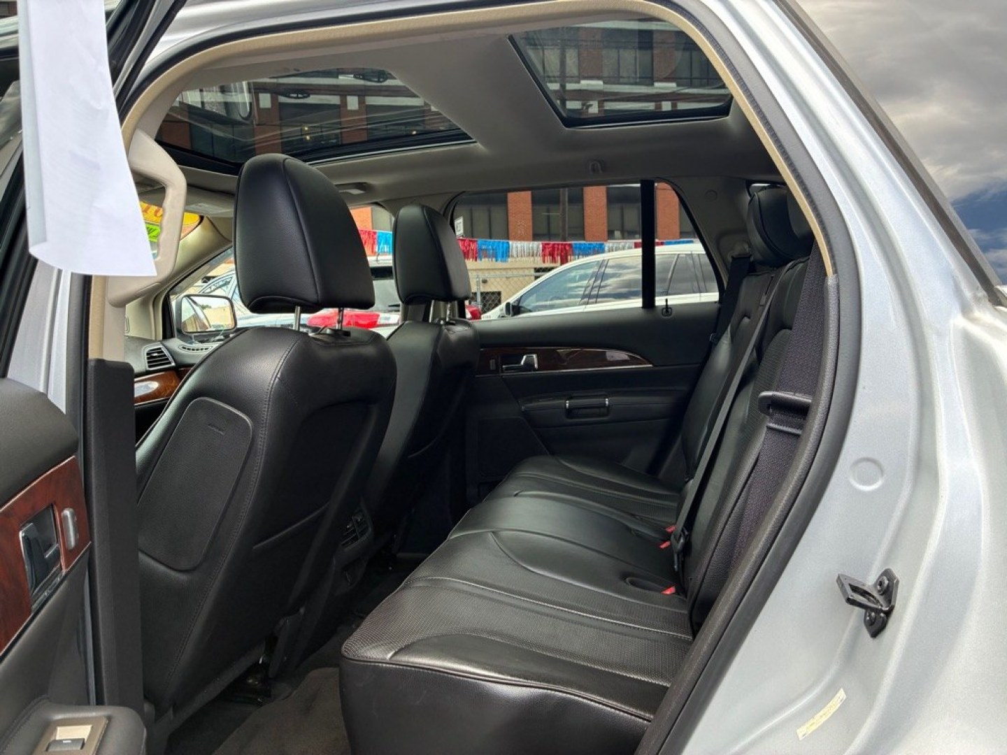 2011 SILVER LINCOLN MKX (2LMDJ8JK4BB) with an 3.7L engine, Automatic transmission, located at 117 North Cameron Street, Harrisburg, PA, 17101, (717) 963-8962, 40.266762, -76.875259 - WE FINANCE!!! MOST vehicles are available for financing. Good Credit/ Challenged Credit/ No Credit - ALL Trade-Ins Welcomed!!! APPLY ONLINE or CALL us TODAY Please call us to discuss your cash and/or financing options. Thanks for checking our inventory! We're here to help.- Photo#11