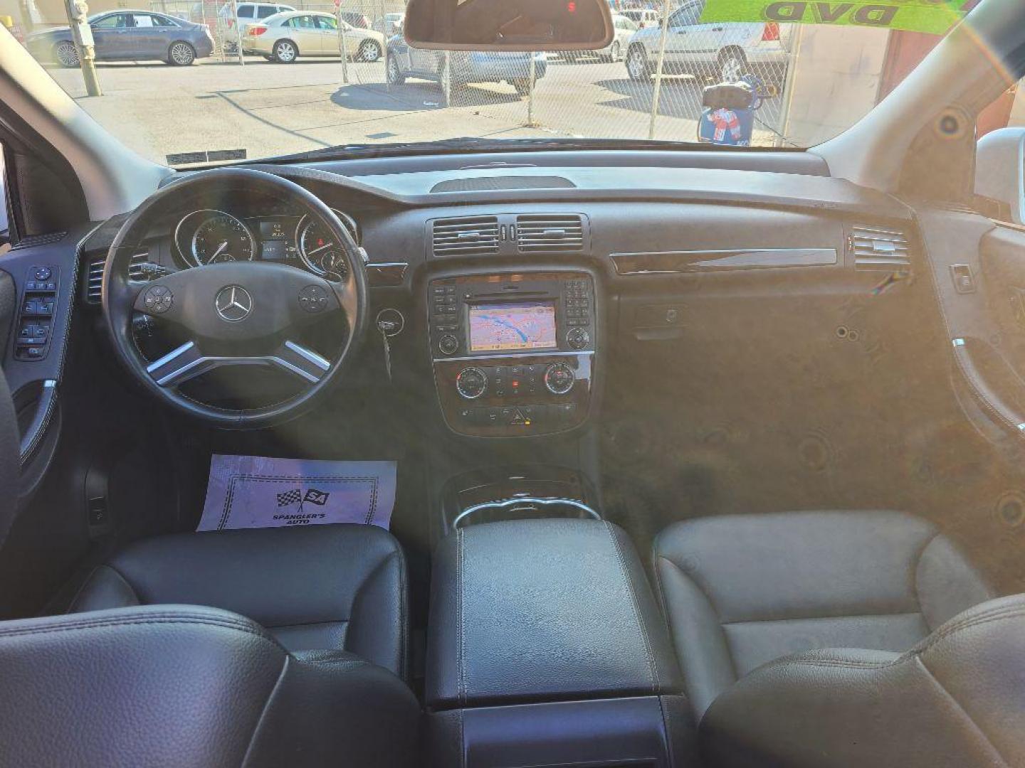 2011 SILVER MERCEDES-BENZ R-CLASS R350 4MATIC (4JGCB6FEXBA) with an 3.5L engine, Automatic transmission, located at 117 North Cameron Street, Harrisburg, PA, 17101, (717) 963-8962, 40.266762, -76.875259 - WE FINANCE!!! Good Credit/ Bad Credit/ No Credit - ALL Trade-Ins Welcomed!!! ***Guaranteed Credit Approval*** APPLY ONLINE or CALL us TODAY ;) Internet Prices and Marketplace Prices are SPECIAL discounted ***CASH DEALS*** Retail Prices are higher. Please call us to discuss your cash and finan - Photo#17