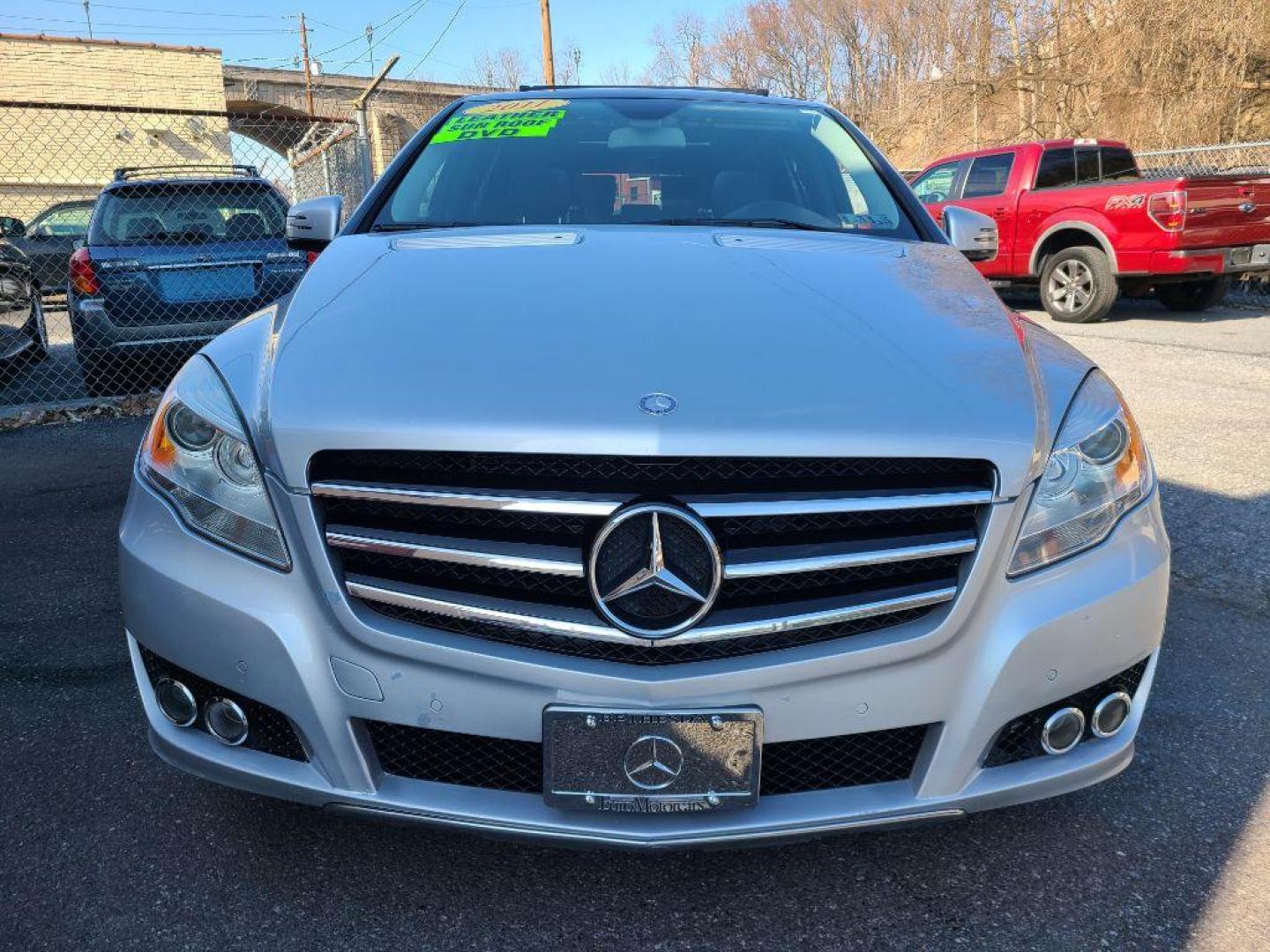 2011 SILVER MERCEDES-BENZ R-CLASS R350 4MATIC (4JGCB6FEXBA) with an 3.5L engine, Automatic transmission, located at 117 North Cameron Street, Harrisburg, PA, 17101, (717) 963-8962, 40.266762, -76.875259 - WE FINANCE!!! Good Credit/ Bad Credit/ No Credit - ALL Trade-Ins Welcomed!!! ***Guaranteed Credit Approval*** APPLY ONLINE or CALL us TODAY ;) Internet Prices and Marketplace Prices are SPECIAL discounted ***CASH DEALS*** Retail Prices are higher. Please call us to discuss your cash and finan - Photo#6
