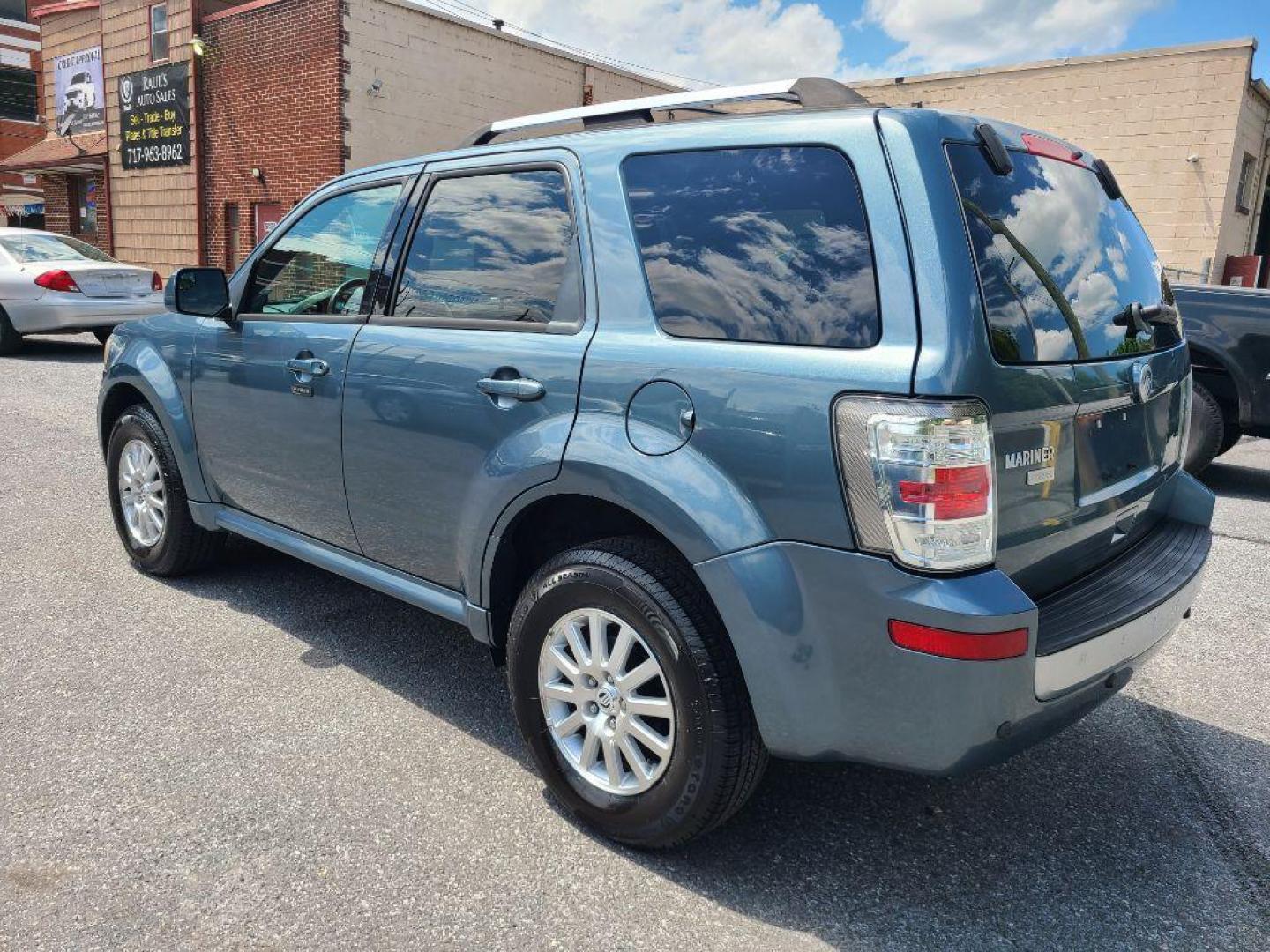 2011 BLUE MERCURY MARINER PREMIER (4M2CN9H73BK) with an 2.5L engine, Automatic transmission, located at 117 North Cameron Street, Harrisburg, PA, 17101, (717) 963-8962, 40.266762, -76.875259 - WE FINANCE!!! Good Credit/ Bad Credit/ No Credit - ALL Trade-Ins Welcomed!!! ***Guaranteed Credit Approval*** APPLY ONLINE or CALL us TODAY ;) Internet Prices and Marketplace Prices are SPECIAL discounted ***CASH DEALS*** Retail Prices are higher. Please call us to discuss your cash and finan - Photo#2