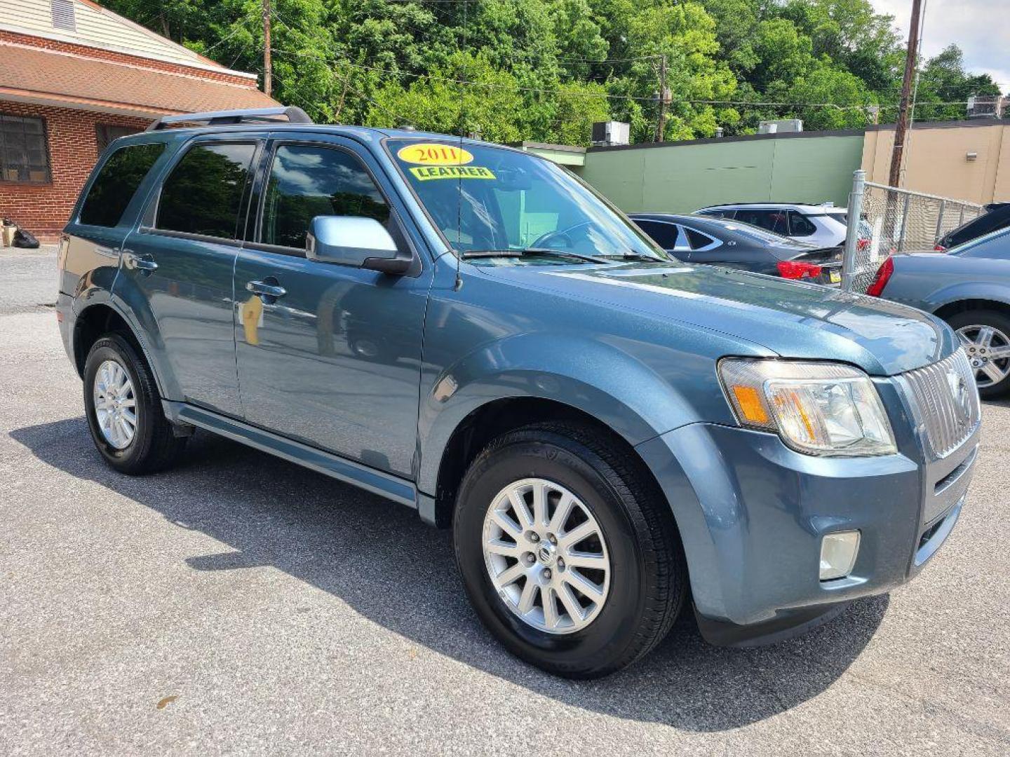 2011 BLUE MERCURY MARINER PREMIER (4M2CN9H73BK) with an 2.5L engine, Automatic transmission, located at 117 North Cameron Street, Harrisburg, PA, 17101, (717) 963-8962, 40.266762, -76.875259 - WE FINANCE!!! Good Credit/ Bad Credit/ No Credit - ALL Trade-Ins Welcomed!!! ***Guaranteed Credit Approval*** APPLY ONLINE or CALL us TODAY ;) Internet Prices and Marketplace Prices are SPECIAL discounted ***CASH DEALS*** Retail Prices are higher. Please call us to discuss your cash and finan - Photo#6