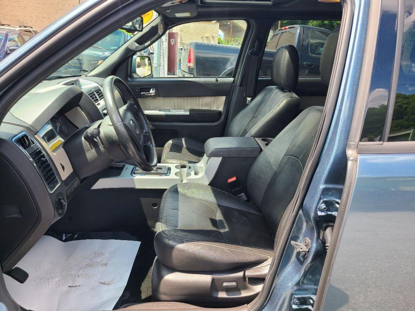 2011 BLUE MERCURY MARINER PREMIER (4M2CN9H73BK) with an 2.5L engine, Automatic transmission, located at 117 North Cameron Street, Harrisburg, PA, 17101, (717) 963-8962, 40.266762, -76.875259 - WE FINANCE!!! Good Credit/ Bad Credit/ No Credit - ALL Trade-Ins Welcomed!!! ***Guaranteed Credit Approval*** APPLY ONLINE or CALL us TODAY ;) Internet Prices and Marketplace Prices are SPECIAL discounted ***CASH DEALS*** Retail Prices are higher. Please call us to discuss your cash and finan - Photo#12