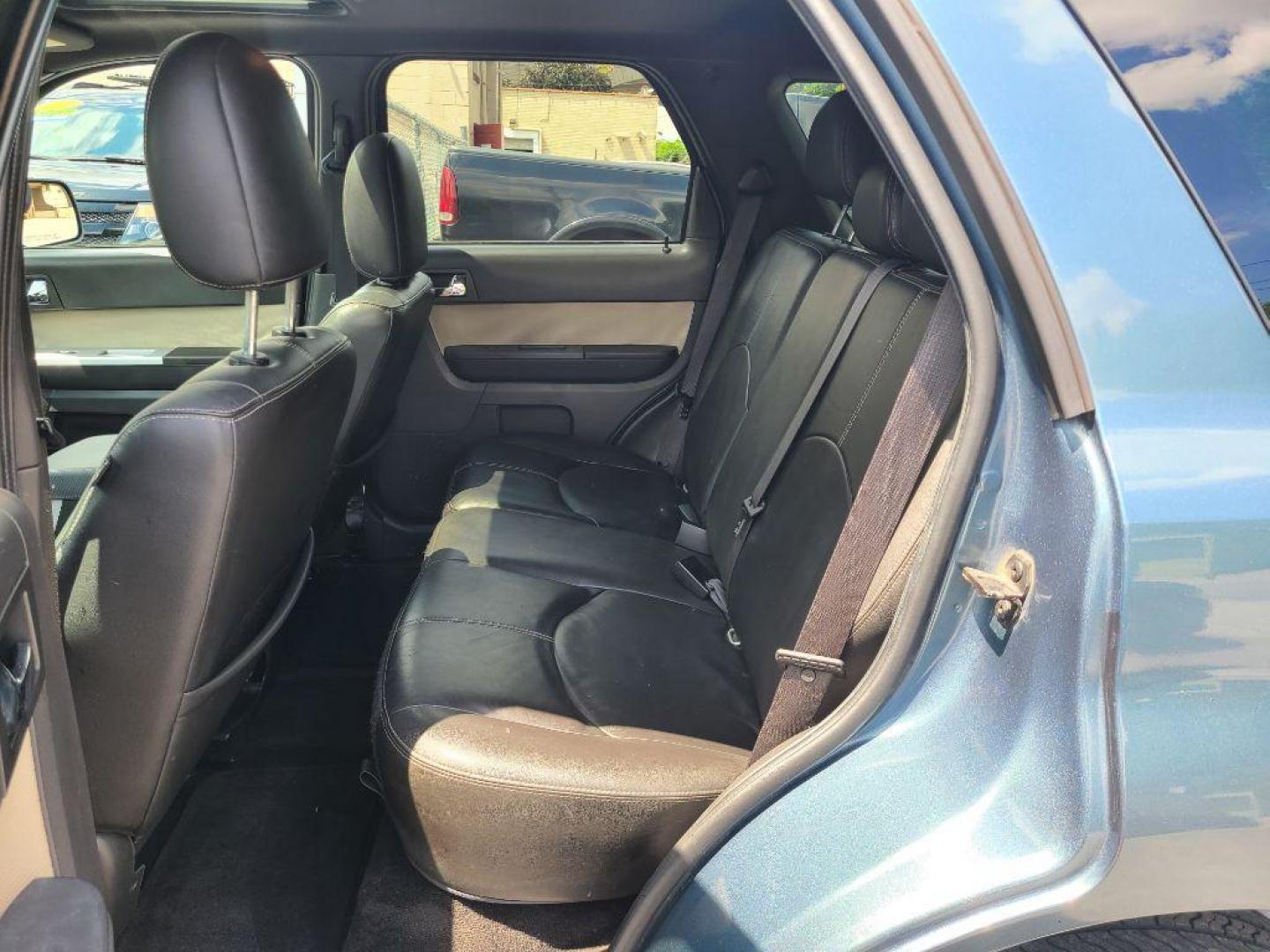 2011 BLUE MERCURY MARINER PREMIER (4M2CN9H73BK) with an 2.5L engine, Automatic transmission, located at 117 North Cameron Street, Harrisburg, PA, 17101, (717) 963-8962, 40.266762, -76.875259 - WE FINANCE!!! Good Credit/ Bad Credit/ No Credit - ALL Trade-Ins Welcomed!!! ***Guaranteed Credit Approval*** APPLY ONLINE or CALL us TODAY ;) Internet Prices and Marketplace Prices are SPECIAL discounted ***CASH DEALS*** Retail Prices are higher. Please call us to discuss your cash and finan - Photo#13