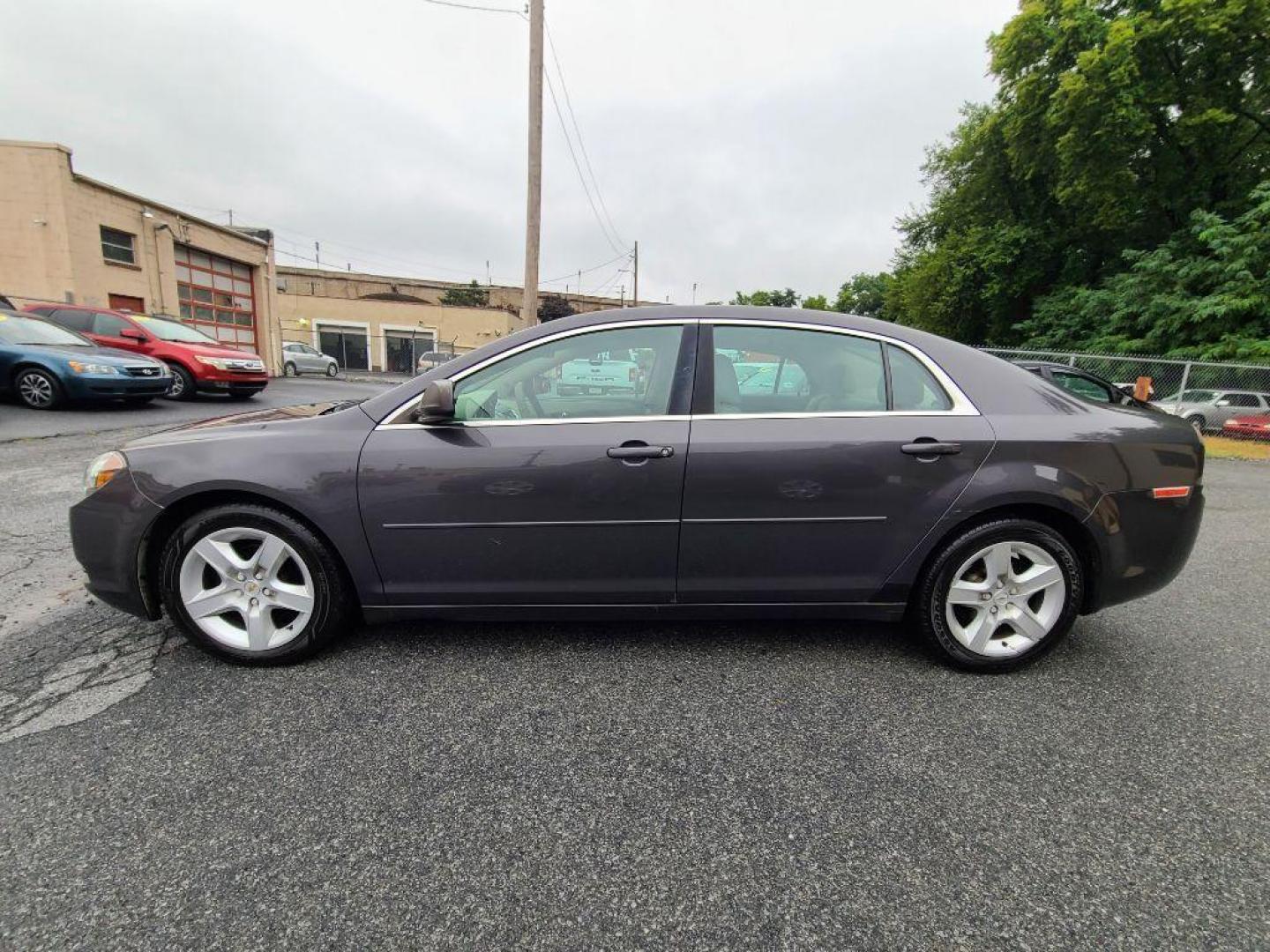 2012 GRAY CHEVROLET MALIBU LS (1G1ZA5EU1CF) with an 2.4L engine, Automatic transmission, located at 117 North Cameron Street, Harrisburg, PA, 17101, (717) 963-8962, 40.266762, -76.875259 - WE FINANCE!!! Good Credit/ Bad Credit/ No Credit - ALL Trade-Ins Welcomed!!! ***Guaranteed Credit Approval*** APPLY ONLINE or CALL us TODAY ;) Internet Prices and Marketplace Prices are SPECIAL discounted ***CASH DEALS*** Retail Prices are higher. Please call us to discuss your cash and finan - Photo#1