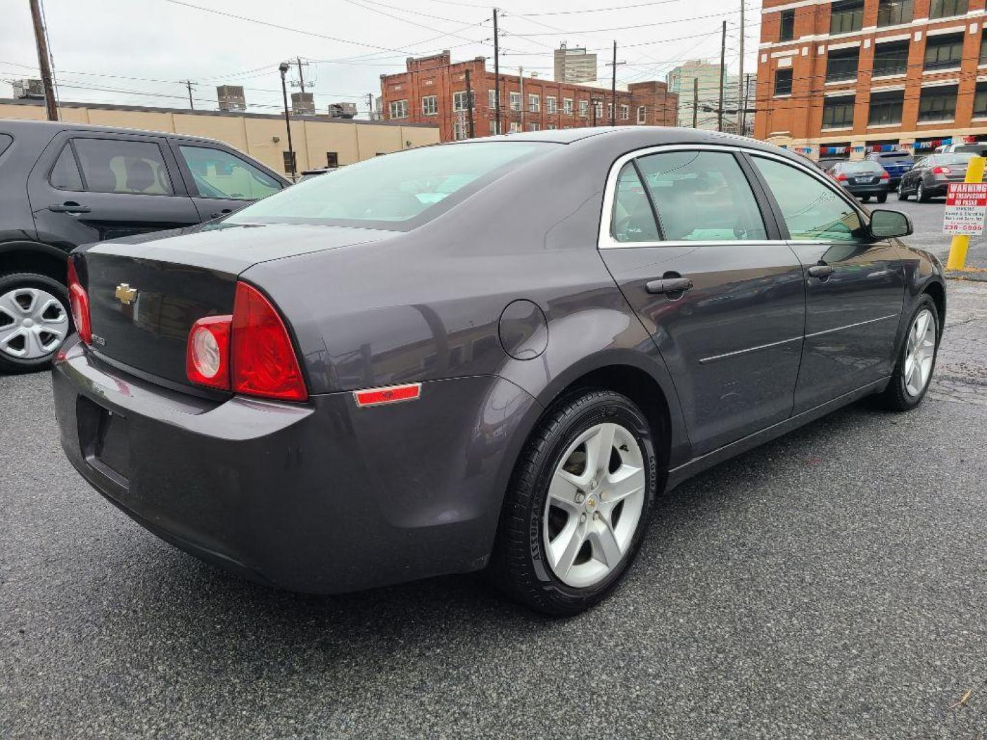 2012 GRAY CHEVROLET MALIBU LS (1G1ZA5EU1CF) with an 2.4L engine, Automatic transmission, located at 117 North Cameron Street, Harrisburg, PA, 17101, (717) 963-8962, 40.266762, -76.875259 - WE FINANCE!!! Good Credit/ Bad Credit/ No Credit - ALL Trade-Ins Welcomed!!! ***Guaranteed Credit Approval*** APPLY ONLINE or CALL us TODAY ;) Internet Prices and Marketplace Prices are SPECIAL discounted ***CASH DEALS*** Retail Prices are higher. Please call us to discuss your cash and finan - Photo#4