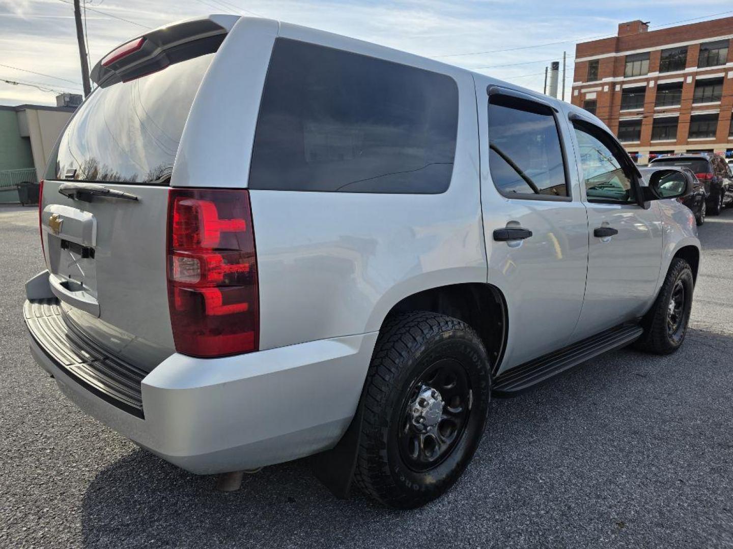2012 SILVER CHEVROLET TAHOE POLICE (1GNLC2E01CR) with an 5.3L engine, Automatic transmission, located at 117 North Cameron Street, Harrisburg, PA, 17101, (717) 963-8962, 40.266762, -76.875259 - WE FINANCE!!! Good Credit/ Bad Credit/ No Credit - ALL Trade-Ins Welcomed!!! ***Guaranteed Credit Approval*** APPLY ONLINE or CALL us TODAY ;) Please call us to discuss your cash and financing options. - Photo#3