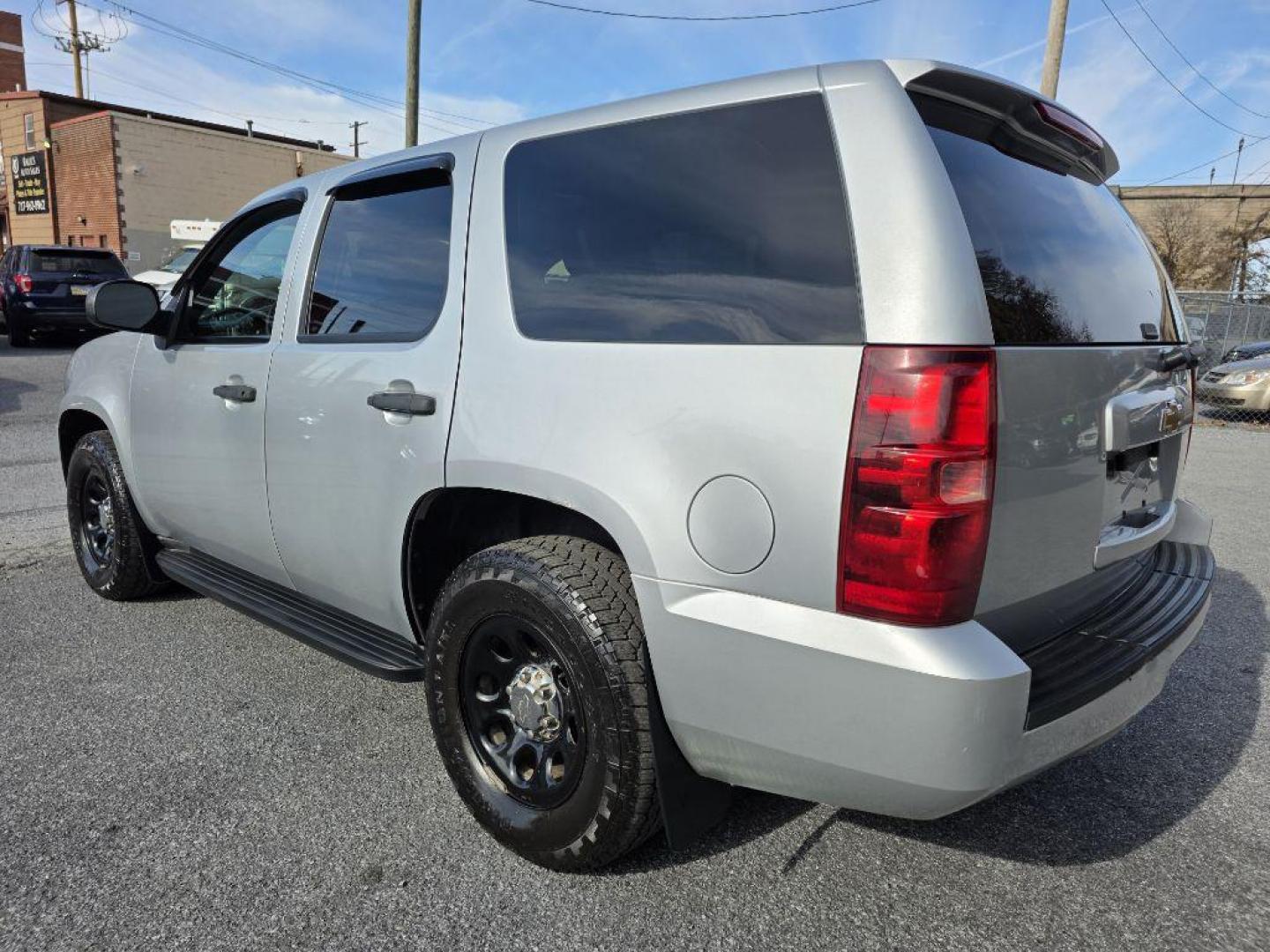 2012 SILVER CHEVROLET TAHOE POLICE (1GNLC2E01CR) with an 5.3L engine, Automatic transmission, located at 117 North Cameron Street, Harrisburg, PA, 17101, (717) 963-8962, 40.266762, -76.875259 - WE FINANCE!!! Good Credit/ Bad Credit/ No Credit - ALL Trade-Ins Welcomed!!! ***Guaranteed Credit Approval*** APPLY ONLINE or CALL us TODAY ;) Please call us to discuss your cash and financing options. - Photo#5