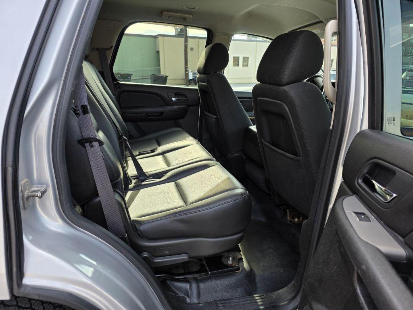 2012 SILVER CHEVROLET TAHOE POLICE (1GNLC2E01CR) with an 5.3L engine, Automatic transmission, located at 117 North Cameron Street, Harrisburg, PA, 17101, (717) 963-8962, 40.266762, -76.875259 - WE FINANCE!!! Good Credit/ Bad Credit/ No Credit - ALL Trade-Ins Welcomed!!! ***Guaranteed Credit Approval*** APPLY ONLINE or CALL us TODAY ;) Please call us to discuss your cash and financing options. - Photo#10