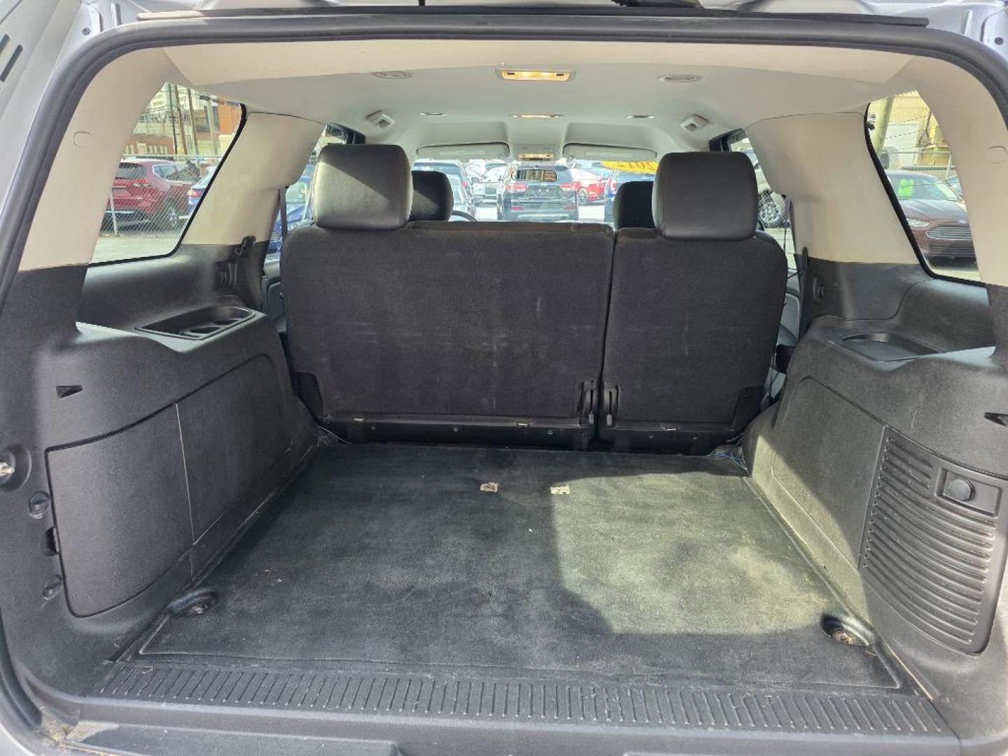 2012 SILVER CHEVROLET TAHOE POLICE (1GNLC2E01CR) with an 5.3L engine, Automatic transmission, located at 117 North Cameron Street, Harrisburg, PA, 17101, (717) 963-8962, 40.266762, -76.875259 - WE FINANCE!!! Good Credit/ Bad Credit/ No Credit - ALL Trade-Ins Welcomed!!! ***Guaranteed Credit Approval*** APPLY ONLINE or CALL us TODAY ;) Please call us to discuss your cash and financing options. - Photo#11