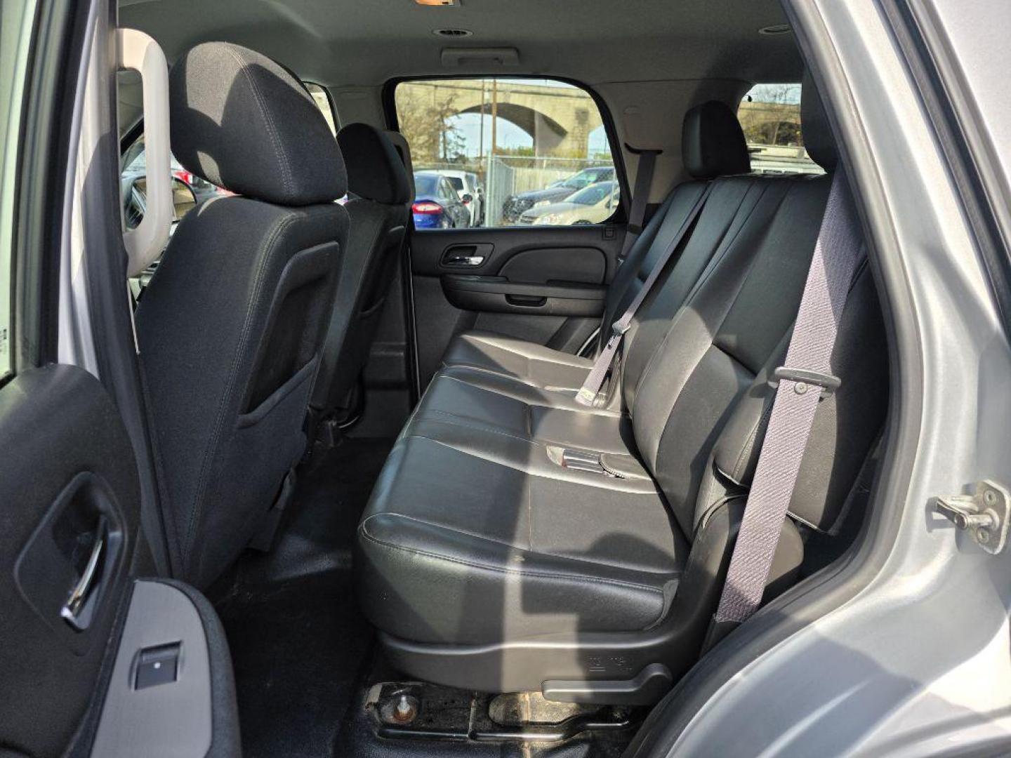 2012 SILVER CHEVROLET TAHOE POLICE (1GNLC2E01CR) with an 5.3L engine, Automatic transmission, located at 117 North Cameron Street, Harrisburg, PA, 17101, (717) 963-8962, 40.266762, -76.875259 - WE FINANCE!!! Good Credit/ Bad Credit/ No Credit - ALL Trade-Ins Welcomed!!! ***Guaranteed Credit Approval*** APPLY ONLINE or CALL us TODAY ;) Please call us to discuss your cash and financing options. - Photo#12