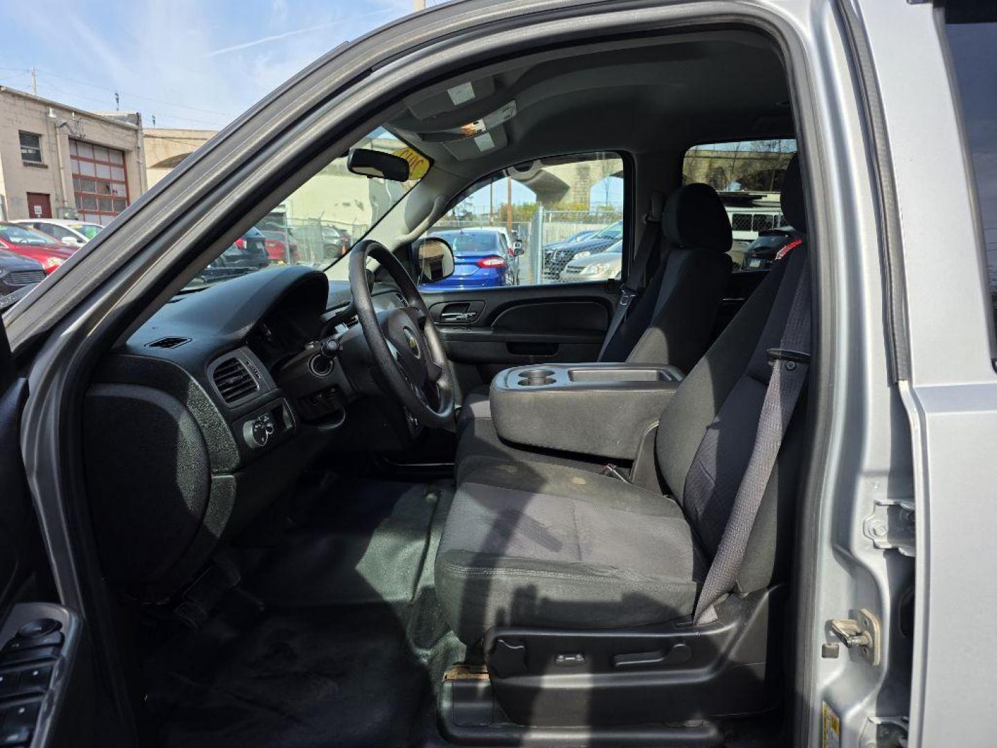 2012 SILVER CHEVROLET TAHOE POLICE (1GNLC2E01CR) with an 5.3L engine, Automatic transmission, located at 117 North Cameron Street, Harrisburg, PA, 17101, (717) 963-8962, 40.266762, -76.875259 - WE FINANCE!!! Good Credit/ Bad Credit/ No Credit - ALL Trade-Ins Welcomed!!! ***Guaranteed Credit Approval*** APPLY ONLINE or CALL us TODAY ;) Please call us to discuss your cash and financing options. - Photo#13