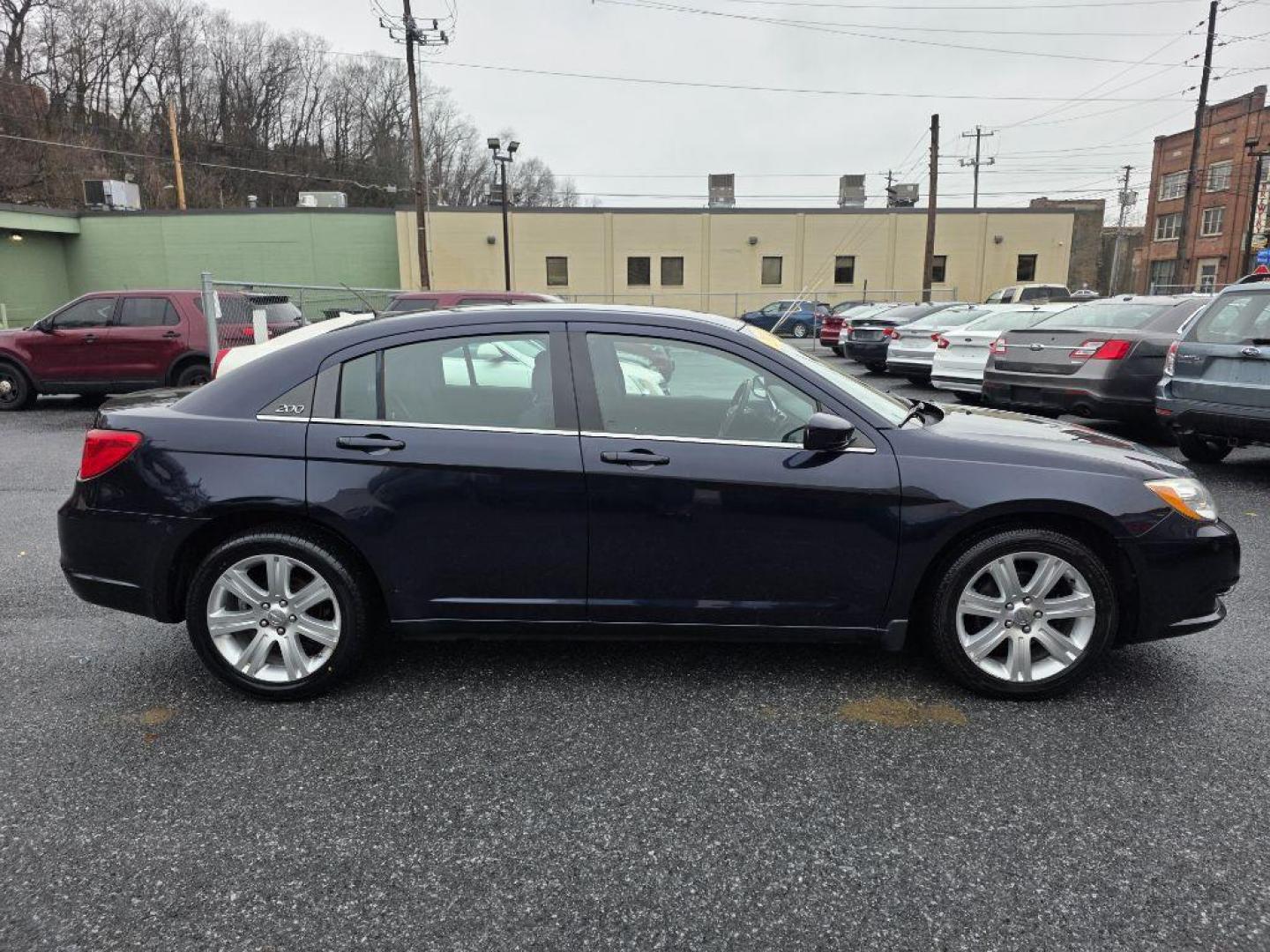 2012 BLUE CHRYSLER 200 TOURING (1C3CCBBB2CN) with an 2.4L engine, Automatic transmission, located at 117 North Cameron Street, Harrisburg, PA, 17101, (717) 963-8962, 40.266762, -76.875259 - WE FINANCE!!! Good Credit/ Challenged Credit/ No Credit - ALL Trade-Ins Welcomed!!! APPLY ONLINE or CALL us TODAY ;) Please call us to discuss your cash and/or financing options. - Photo#5