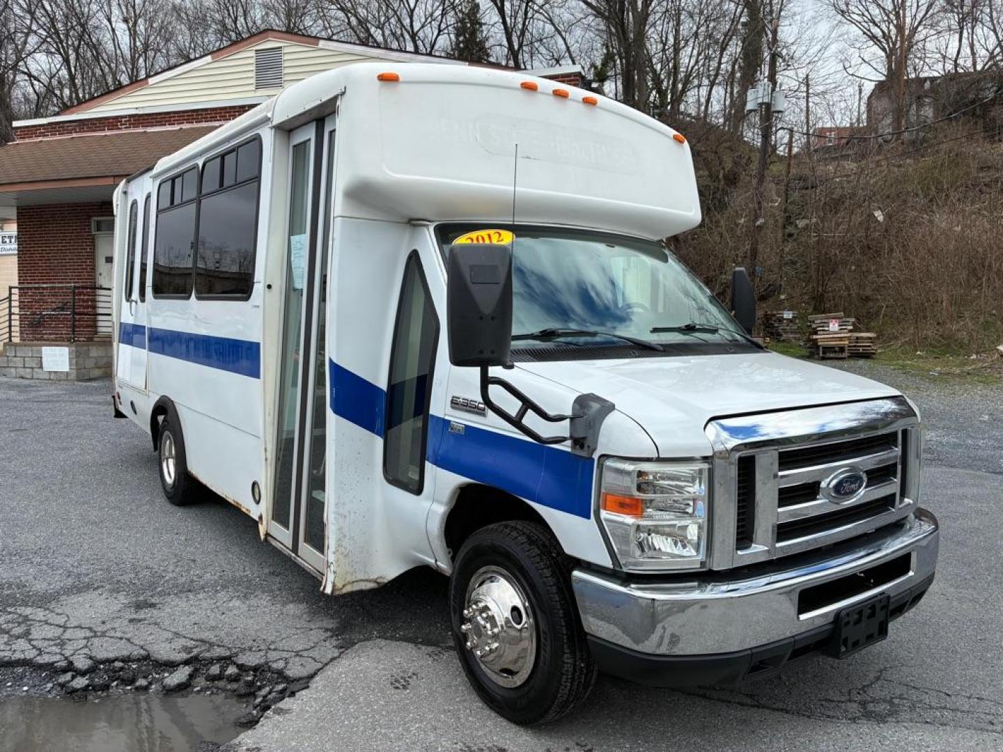 2012 WHITE FORD ECONOLINE E350 SUPER DUTY CUTAWAY VAN (1FDEE3FL7CD) with an 5.4L engine, Automatic transmission, located at 117 North Cameron Street, Harrisburg, PA, 17101, (717) 963-8962, 40.266762, -76.875259 - WE FINANCE!!! Good Credit/ Challenged Credit/ No Credit - ALL Trade-Ins Welcomed!!! APPLY ONLINE or CALL us TODAY ;) Please call us to discuss your cash and/or financing options. - Photo#6