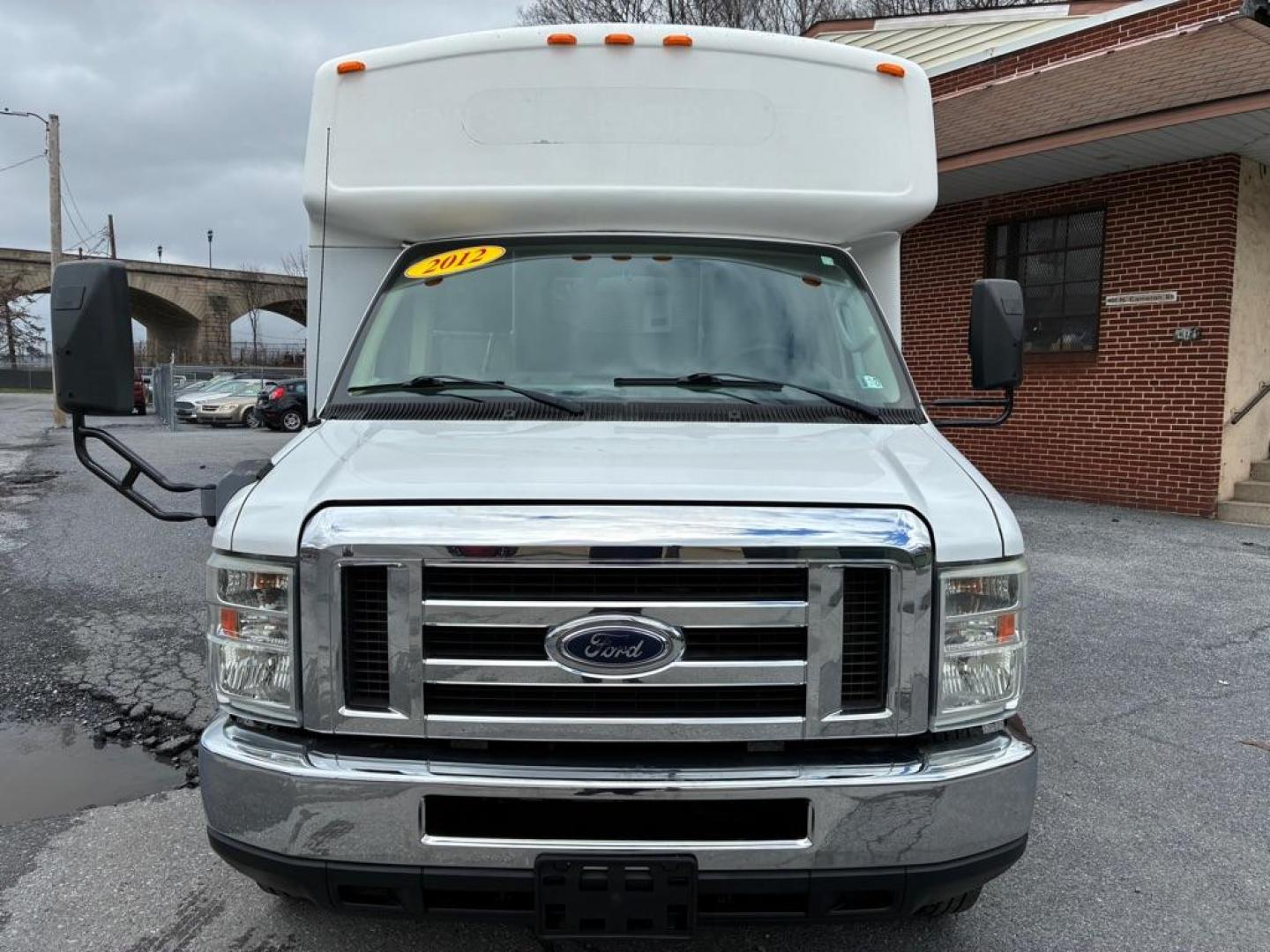 2012 WHITE FORD ECONOLINE E350 SUPER DUTY CUTAWAY VAN (1FDEE3FL7CD) with an 5.4L engine, Automatic transmission, located at 117 North Cameron Street, Harrisburg, PA, 17101, (717) 963-8962, 40.266762, -76.875259 - WE FINANCE!!! Good Credit/ Challenged Credit/ No Credit - ALL Trade-Ins Welcomed!!! APPLY ONLINE or CALL us TODAY ;) Please call us to discuss your cash and/or financing options. - Photo#7