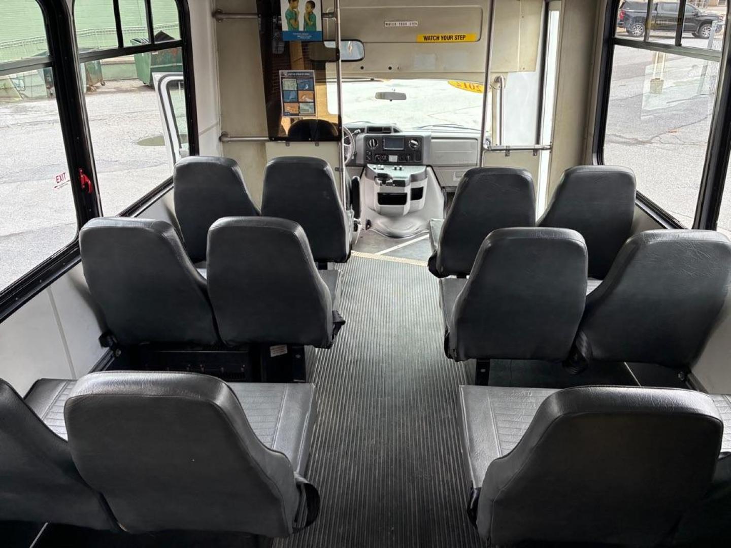 2012 WHITE FORD ECONOLINE E350 SUPER DUTY CUTAWAY VAN (1FDEE3FL7CD) with an 5.4L engine, Automatic transmission, located at 117 North Cameron Street, Harrisburg, PA, 17101, (717) 963-8962, 40.266762, -76.875259 - WE FINANCE!!! Good Credit/ Challenged Credit/ No Credit - ALL Trade-Ins Welcomed!!! APPLY ONLINE or CALL us TODAY ;) Please call us to discuss your cash and/or financing options. - Photo#9