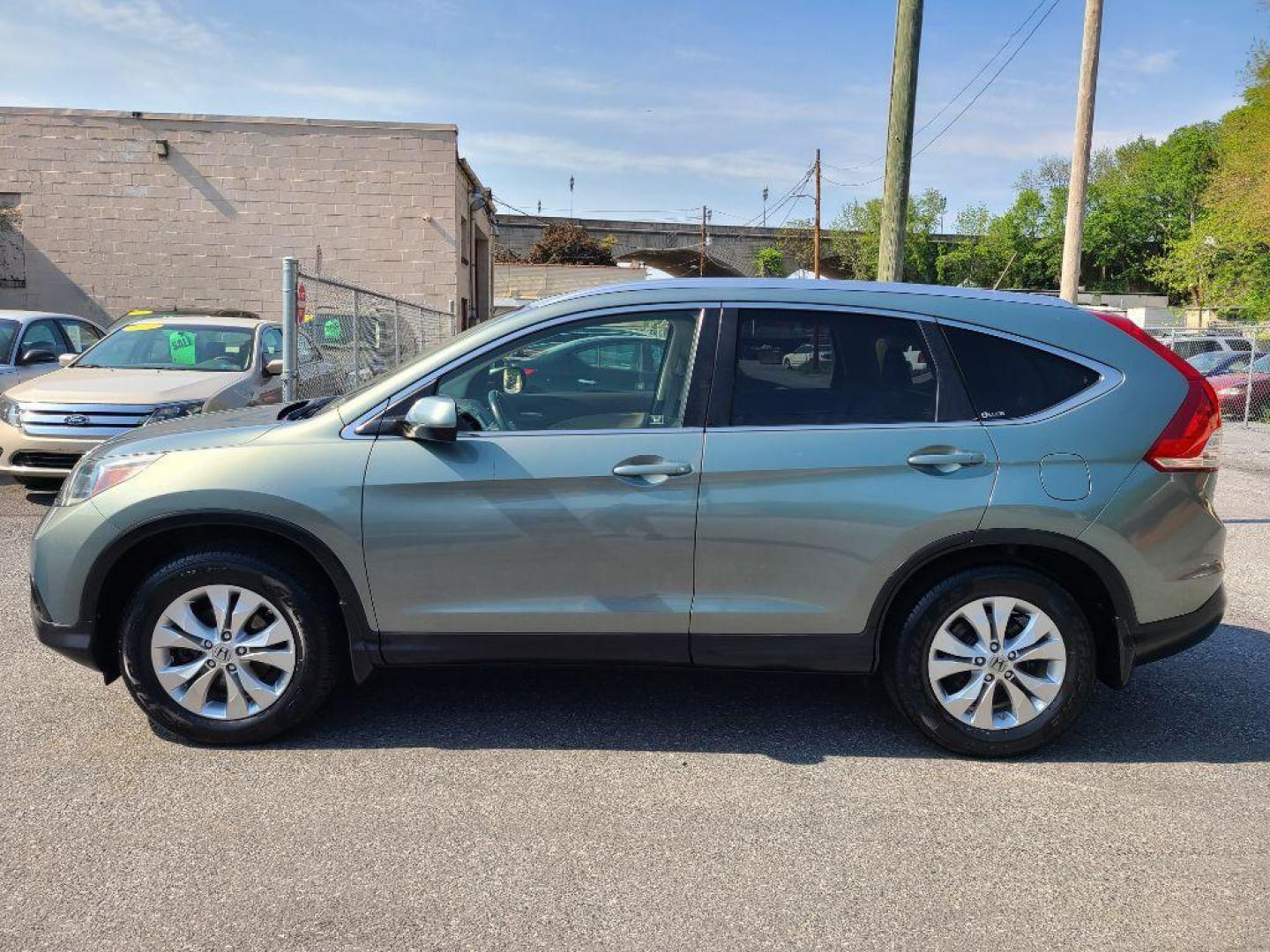 2012 GREEN HONDA CR-V EXL (JHLRM4H72CC) with an 2.4L engine, Automatic transmission, located at 117 North Cameron Street, Harrisburg, PA, 17101, (717) 963-8962, 40.266762, -76.875259 - WE FINANCE!!! Good Credit/ Bad Credit/ No Credit - ALL Trade-Ins Welcomed!!! ***Guaranteed Credit Approval*** APPLY ONLINE or CALL us TODAY ;) Internet Prices and Marketplace Prices are SPECIAL discounted ***CASH DEALS*** Retail Prices are higher. Please call us to discuss your cash and finan - Photo#1