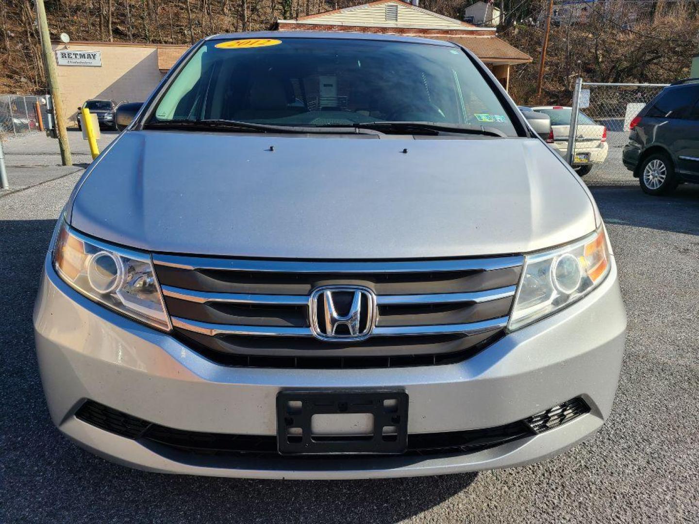2012 SILVER HONDA ODYSSEY LX (5FNRL5H21CB) with an 3.5L engine, Automatic transmission, located at 117 North Cameron Street, Harrisburg, PA, 17101, (717) 963-8962, 40.266762, -76.875259 - WE FINANCE!!! Good Credit/ Bad Credit/ No Credit - ALL Trade-Ins Welcomed!!! ***Guaranteed Credit Approval*** APPLY ONLINE or CALL us TODAY ;) Internet Prices and Marketplace Prices are SPECIAL discounted ***CASH DEALS*** Retail Prices are higher. Please call us to discuss your cash and finan - Photo#7