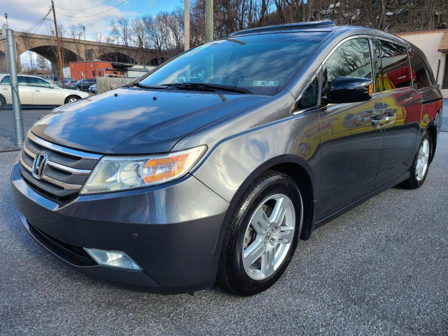 2012 GRAY HONDA ODYSSEY TOURING (5FNRL5H93CB) with an 3.5L engine, Automatic transmission, located at 117 North Cameron Street, Harrisburg, PA, 17101, (717) 963-8962, 40.266762, -76.875259 - WE FINANCE!!! Good Credit/ Bad Credit/ No Credit - ALL Trade-Ins Welcomed!!! ***Guaranteed Credit Approval*** APPLY ONLINE or CALL us TODAY ;) Internet Prices and Marketplace Prices are SPECIAL discounted ***CASH DEALS*** Retail Prices are higher. Please call us to discuss your cash and finan - Photo#0
