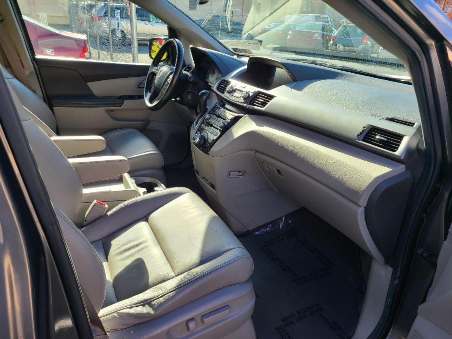 2012 GRAY HONDA ODYSSEY TOURING (5FNRL5H93CB) with an 3.5L engine, Automatic transmission, located at 117 North Cameron Street, Harrisburg, PA, 17101, (717) 963-8962, 40.266762, -76.875259 - WE FINANCE!!! Good Credit/ Bad Credit/ No Credit - ALL Trade-Ins Welcomed!!! ***Guaranteed Credit Approval*** APPLY ONLINE or CALL us TODAY ;) Internet Prices and Marketplace Prices are SPECIAL discounted ***CASH DEALS*** Retail Prices are higher. Please call us to discuss your cash and finan - Photo#9