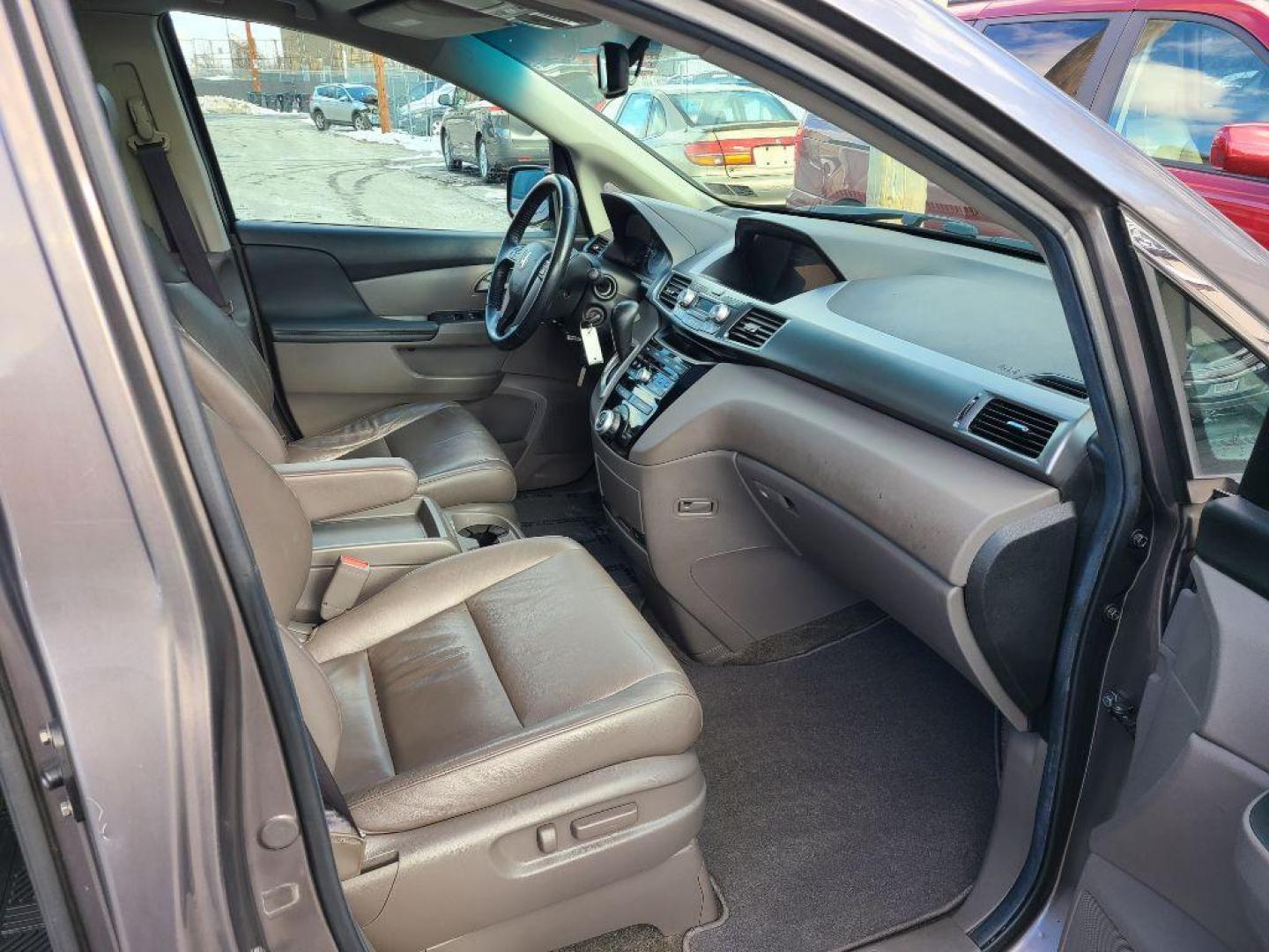 2012 GRAY HONDA ODYSSEY EXL (5FNRL5H6XCB) with an 3.5L engine, Automatic transmission, located at 7981 Paxton Street, Harrisburg, PA, 17111, (717) 561-2926, 40.261490, -76.749229 - WE FINANCE!!! Good Credit/ Bad Credit/ No Credit - ALL Trade-Ins Welcomed!!! ***Guaranteed Credit Approval*** APPLY ONLINE or CALL us TODAY ;) Internet Prices and Marketplace Prices are SPECIAL discounted ***CASH DEALS*** Retail Prices are higher. Please call us to discuss your cash and finan - Photo#9