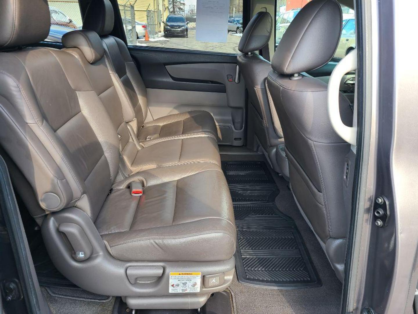 2012 GRAY HONDA ODYSSEY EXL (5FNRL5H6XCB) with an 3.5L engine, Automatic transmission, located at 7981 Paxton Street, Harrisburg, PA, 17111, (717) 561-2926, 40.261490, -76.749229 - WE FINANCE!!! Good Credit/ Bad Credit/ No Credit - ALL Trade-Ins Welcomed!!! ***Guaranteed Credit Approval*** APPLY ONLINE or CALL us TODAY ;) Internet Prices and Marketplace Prices are SPECIAL discounted ***CASH DEALS*** Retail Prices are higher. Please call us to discuss your cash and finan - Photo#12