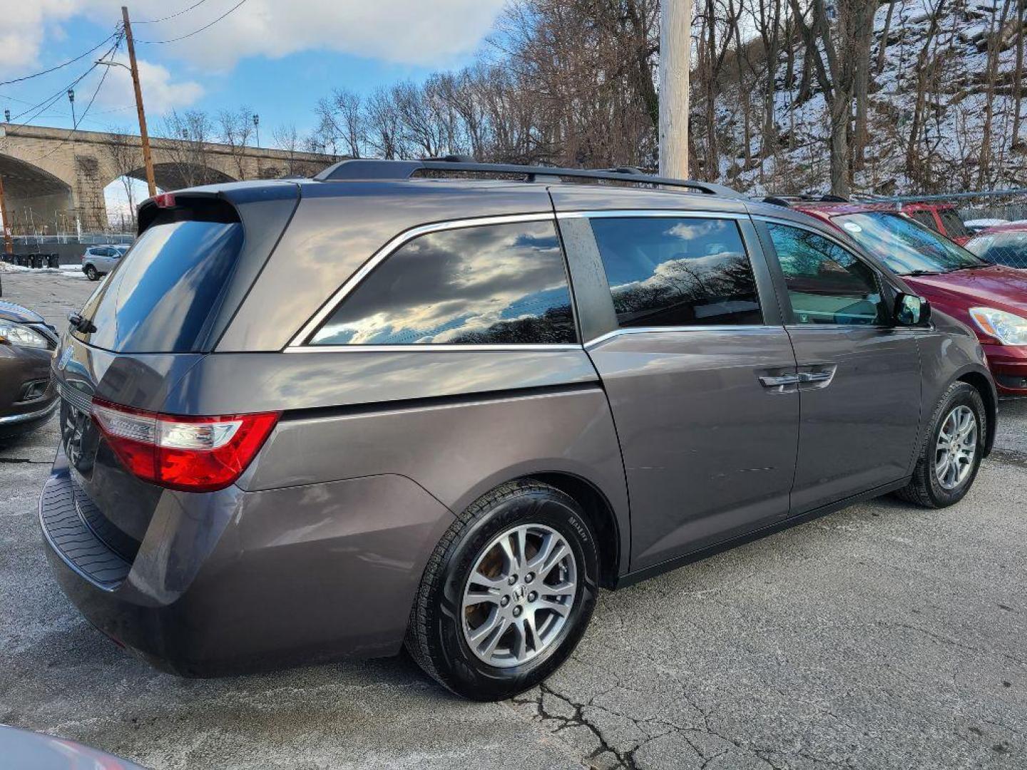 2012 GRAY HONDA ODYSSEY EXL (5FNRL5H6XCB) with an 3.5L engine, Automatic transmission, located at 7981 Paxton Street, Harrisburg, PA, 17111, (717) 561-2926, 40.261490, -76.749229 - WE FINANCE!!! Good Credit/ Bad Credit/ No Credit - ALL Trade-Ins Welcomed!!! ***Guaranteed Credit Approval*** APPLY ONLINE or CALL us TODAY ;) Internet Prices and Marketplace Prices are SPECIAL discounted ***CASH DEALS*** Retail Prices are higher. Please call us to discuss your cash and finan - Photo#4