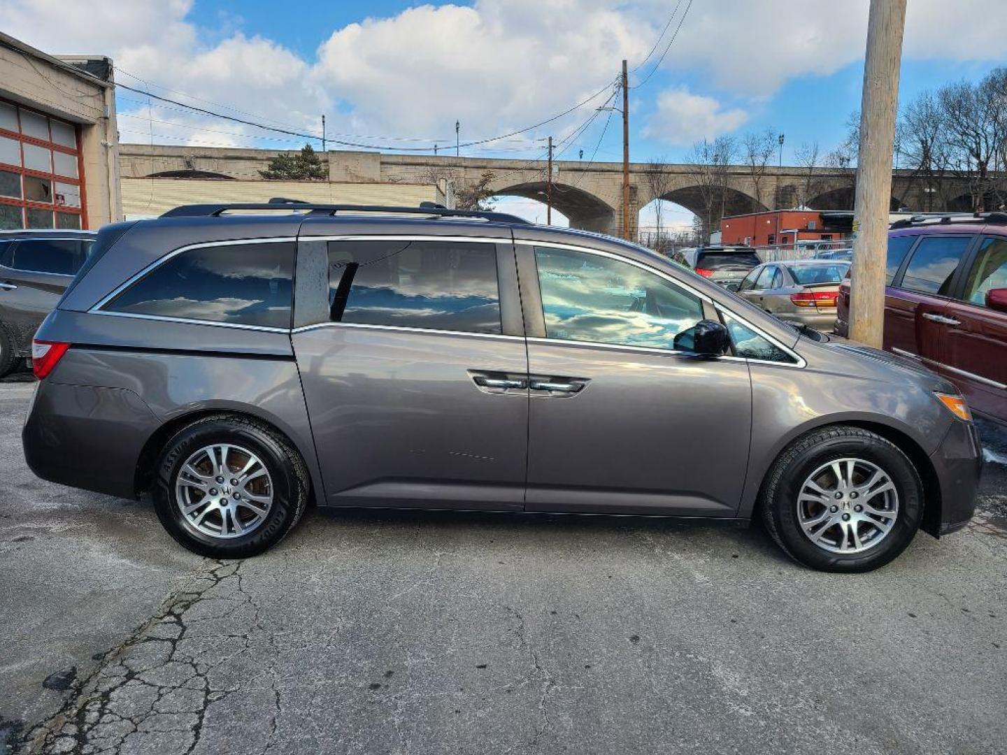 2012 GRAY HONDA ODYSSEY EXL (5FNRL5H6XCB) with an 3.5L engine, Automatic transmission, located at 7981 Paxton Street, Harrisburg, PA, 17111, (717) 561-2926, 40.261490, -76.749229 - WE FINANCE!!! Good Credit/ Bad Credit/ No Credit - ALL Trade-Ins Welcomed!!! ***Guaranteed Credit Approval*** APPLY ONLINE or CALL us TODAY ;) Internet Prices and Marketplace Prices are SPECIAL discounted ***CASH DEALS*** Retail Prices are higher. Please call us to discuss your cash and finan - Photo#5