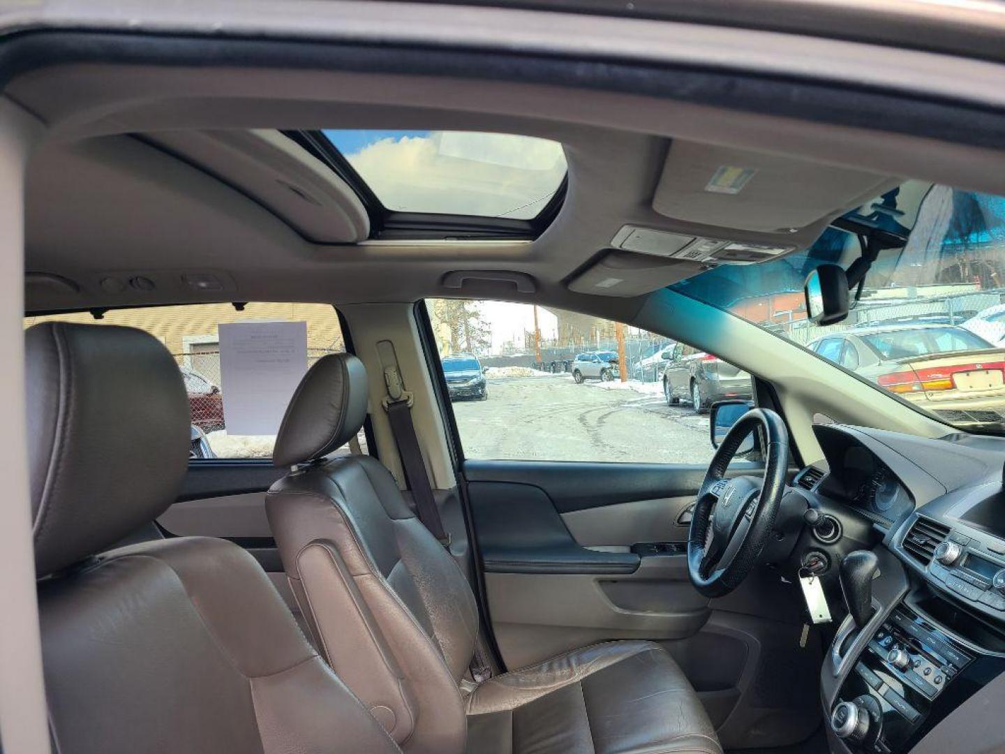 2012 GRAY HONDA ODYSSEY EXL (5FNRL5H6XCB) with an 3.5L engine, Automatic transmission, located at 7981 Paxton Street, Harrisburg, PA, 17111, (717) 561-2926, 40.261490, -76.749229 - WE FINANCE!!! Good Credit/ Bad Credit/ No Credit - ALL Trade-Ins Welcomed!!! ***Guaranteed Credit Approval*** APPLY ONLINE or CALL us TODAY ;) Internet Prices and Marketplace Prices are SPECIAL discounted ***CASH DEALS*** Retail Prices are higher. Please call us to discuss your cash and finan - Photo#8