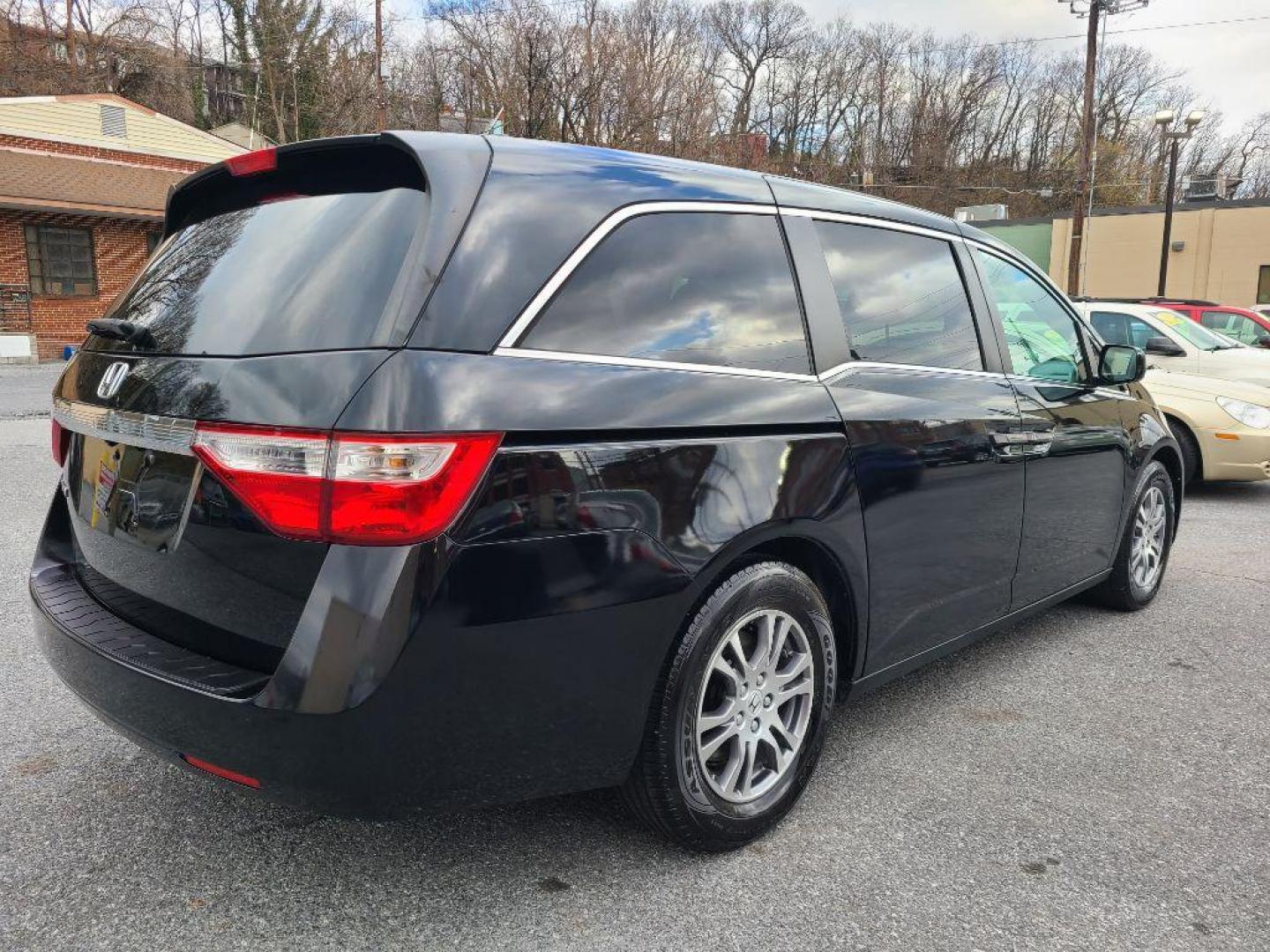 2012 BLACK HONDA ODYSSEY EXL (5FNRL5H61CB) with an 3.5L engine, Automatic transmission, located at 117 North Cameron Street, Harrisburg, PA, 17101, (717) 963-8962, 40.266762, -76.875259 - WE FINANCE!!! Good Credit/ Bad Credit/ No Credit - ALL Trade-Ins Welcomed!!! ***Guaranteed Credit Approval*** APPLY ONLINE or CALL us TODAY ;) Internet Prices and Marketplace Prices are SPECIAL discounted ***CASH DEALS*** Retail Prices are higher. Please call us to discuss your cash and finan - Photo#4