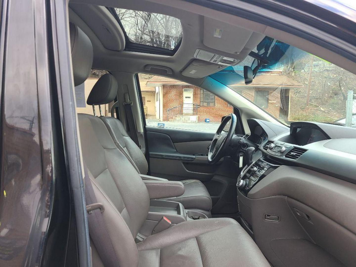 2012 BLACK HONDA ODYSSEY EXL (5FNRL5H61CB) with an 3.5L engine, Automatic transmission, located at 117 North Cameron Street, Harrisburg, PA, 17101, (717) 963-8962, 40.266762, -76.875259 - WE FINANCE!!! Good Credit/ Bad Credit/ No Credit - ALL Trade-Ins Welcomed!!! ***Guaranteed Credit Approval*** APPLY ONLINE or CALL us TODAY ;) Internet Prices and Marketplace Prices are SPECIAL discounted ***CASH DEALS*** Retail Prices are higher. Please call us to discuss your cash and finan - Photo#8