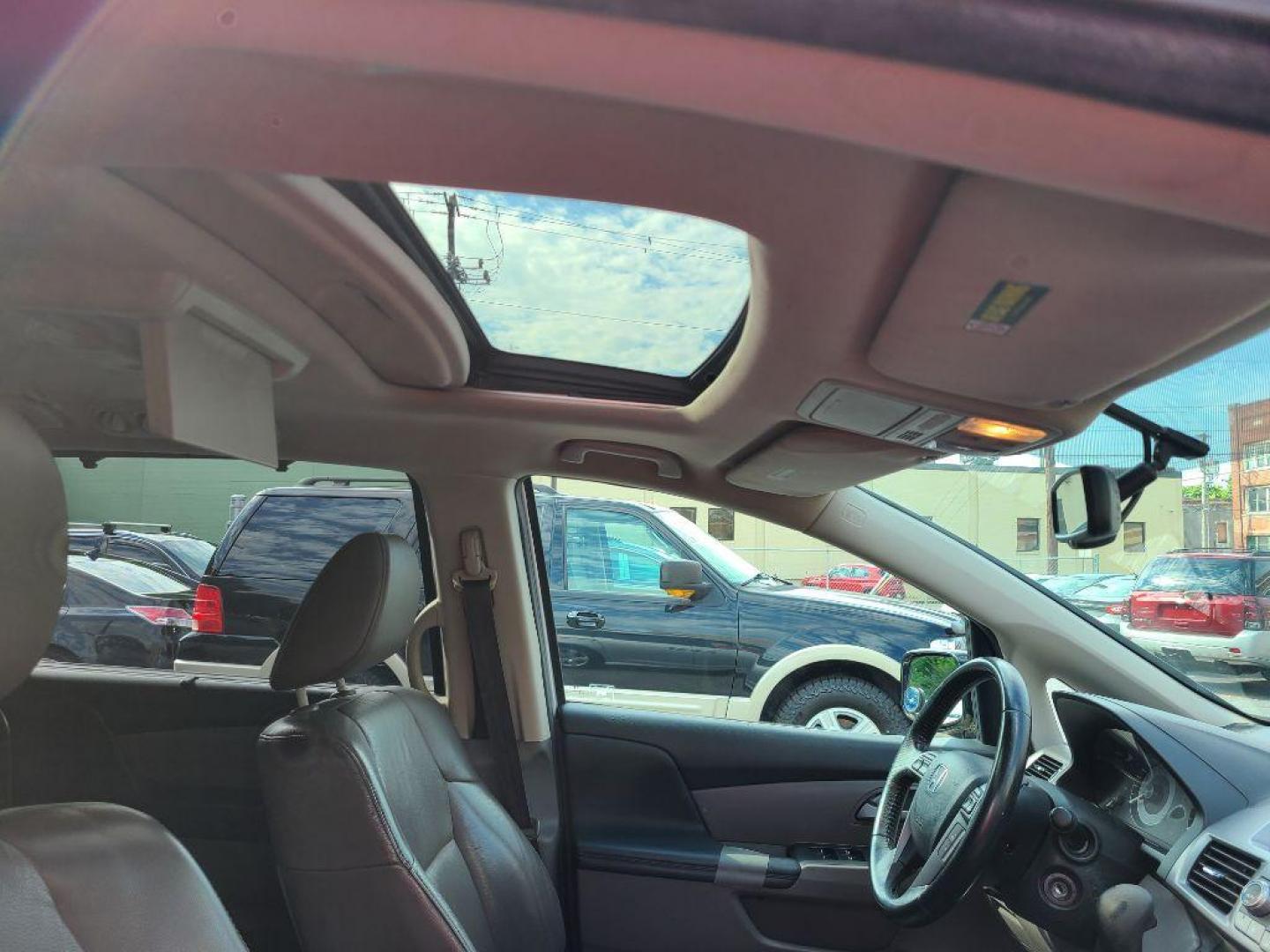 2012 GRAY HONDA ODYSSEY TOURING (5FNRL5H91CB) with an 3.5L engine, Automatic transmission, located at 117 North Cameron Street, Harrisburg, PA, 17101, (717) 963-8962, 40.266762, -76.875259 - WE FINANCE!!! Good Credit/ Bad Credit/ No Credit - ALL Trade-Ins Welcomed!!! ***Guaranteed Credit Approval*** APPLY ONLINE or CALL us TODAY ;) Internet Prices and Marketplace Prices are SPECIAL discounted ***CASH DEALS*** Retail Prices are higher. Please call us to discuss your cash and finan - Photo#8