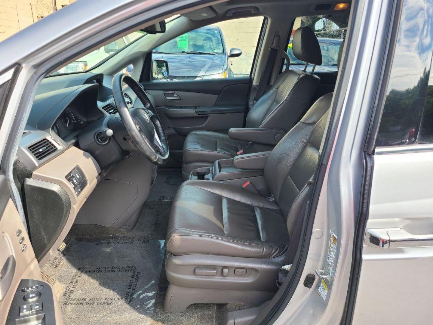 2012 GRAY HONDA ODYSSEY TOURING (5FNRL5H91CB) with an 3.5L engine, Automatic transmission, located at 117 North Cameron Street, Harrisburg, PA, 17101, (717) 963-8962, 40.266762, -76.875259 - WE FINANCE!!! Good Credit/ Bad Credit/ No Credit - ALL Trade-Ins Welcomed!!! ***Guaranteed Credit Approval*** APPLY ONLINE or CALL us TODAY ;) Internet Prices and Marketplace Prices are SPECIAL discounted ***CASH DEALS*** Retail Prices are higher. Please call us to discuss your cash and finan - Photo#14