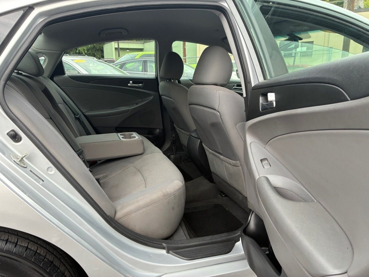 2012 SILVER HYUNDAI SONATA GLS (5NPEB4AC1CH) with an 2.4L engine, Automatic transmission, located at 117 North Cameron Street, Harrisburg, PA, 17101, (717) 963-8962, 40.266762, -76.875259 - WE FINANCE!!! MOST vehicles are available for financing. Good Credit/ Challenged Credit/ No Credit - ALL Trade-Ins Welcomed!!! APPLY ONLINE or CALL us TODAY Please call us to discuss your cash and/or financing options. Thanks for checking our inventory! We're here to help.- Photo#9