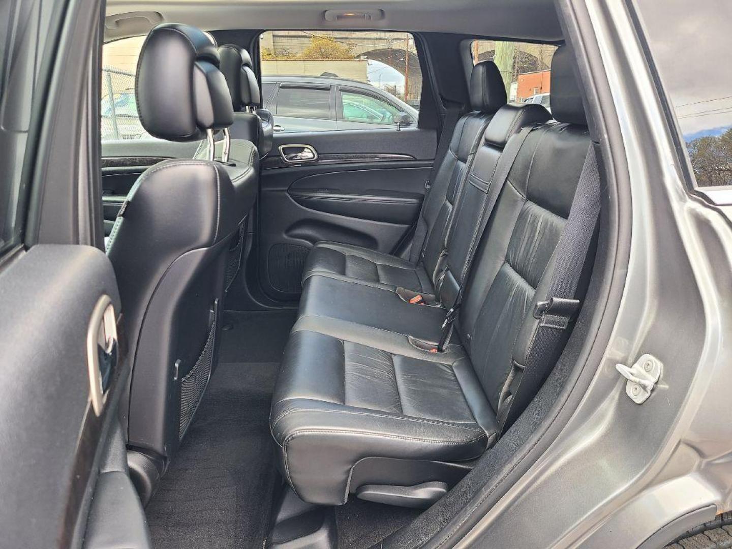 2012 GRAY JEEP GRAND CHEROKEE LAREDO (1C4RJFAG9CC) with an 3.6L engine, Automatic transmission, located at 117 North Cameron Street, Harrisburg, PA, 17101, (717) 963-8962, 40.266762, -76.875259 - WE FINANCE!!! Good Credit/ Bad Credit/ No Credit - ALL Trade-Ins Welcomed!!! ***Guaranteed Credit Approval*** APPLY ONLINE or CALL us TODAY ;) Internet Prices and Marketplace Prices are SPECIAL discounted ***CASH DEALS*** Retail Prices are higher. Please call us to discuss your cash and finan - Photo#13