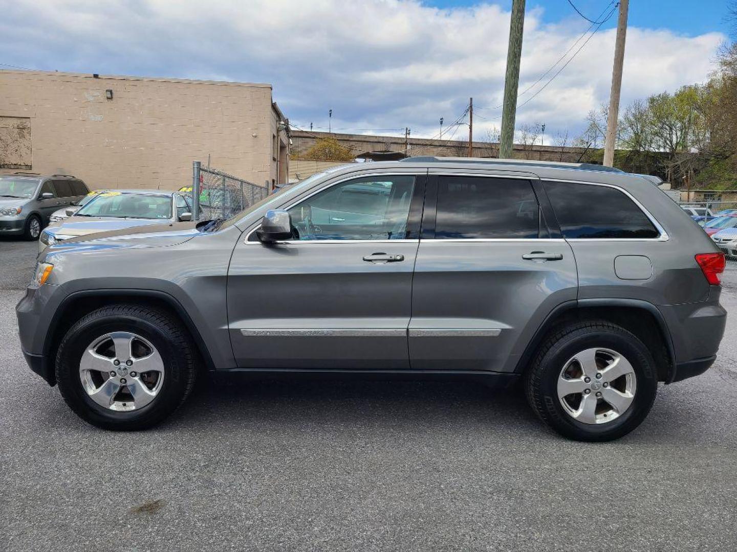 2012 GRAY JEEP GRAND CHEROKEE LAREDO (1C4RJFAG9CC) with an 3.6L engine, Automatic transmission, located at 117 North Cameron Street, Harrisburg, PA, 17101, (717) 963-8962, 40.266762, -76.875259 - WE FINANCE!!! Good Credit/ Bad Credit/ No Credit - ALL Trade-Ins Welcomed!!! ***Guaranteed Credit Approval*** APPLY ONLINE or CALL us TODAY ;) Internet Prices and Marketplace Prices are SPECIAL discounted ***CASH DEALS*** Retail Prices are higher. Please call us to discuss your cash and finan - Photo#1