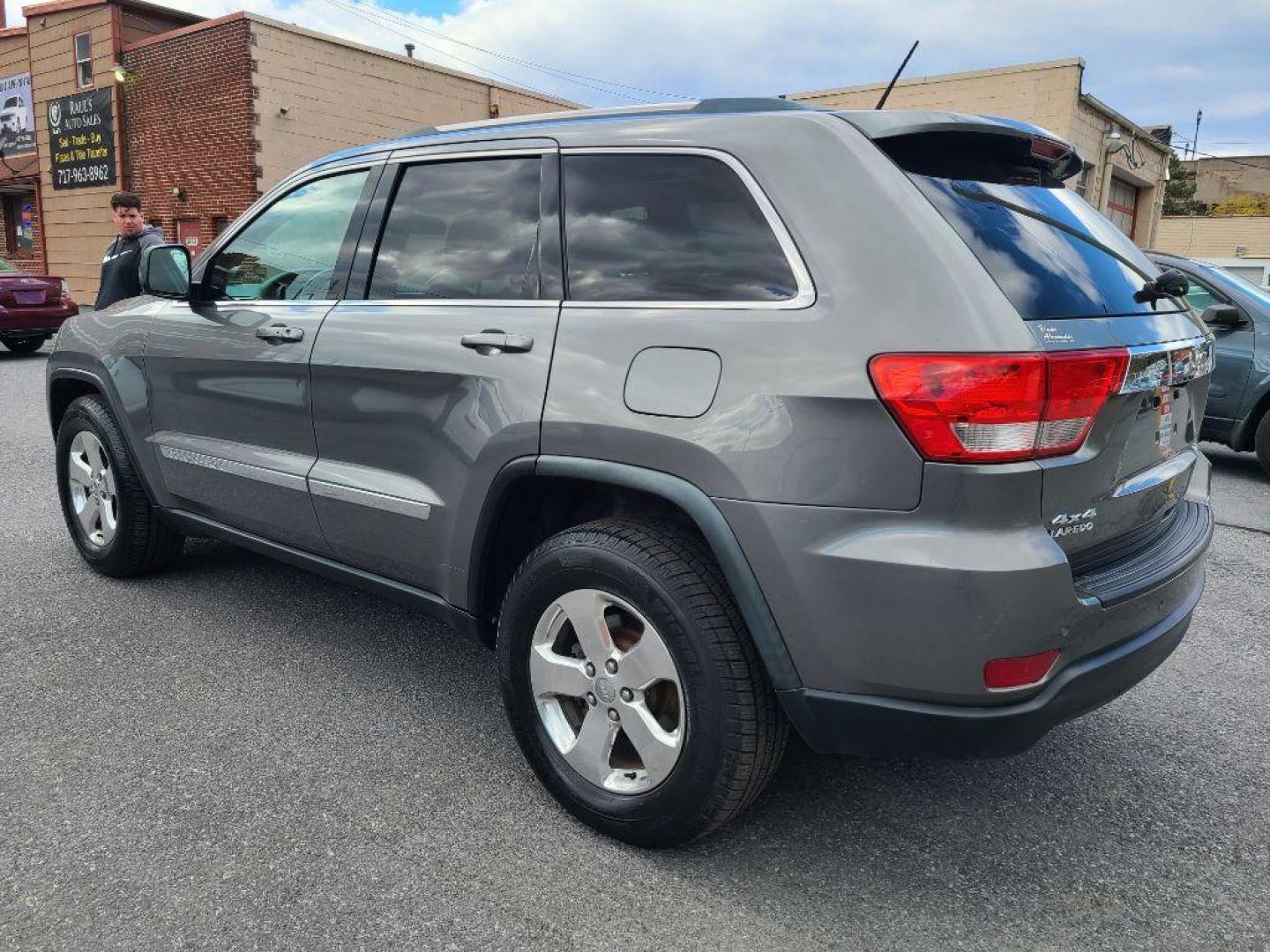 2012 GRAY JEEP GRAND CHEROKEE LAREDO (1C4RJFAG9CC) with an 3.6L engine, Automatic transmission, located at 117 North Cameron Street, Harrisburg, PA, 17101, (717) 963-8962, 40.266762, -76.875259 - WE FINANCE!!! Good Credit/ Bad Credit/ No Credit - ALL Trade-Ins Welcomed!!! ***Guaranteed Credit Approval*** APPLY ONLINE or CALL us TODAY ;) Internet Prices and Marketplace Prices are SPECIAL discounted ***CASH DEALS*** Retail Prices are higher. Please call us to discuss your cash and finan - Photo#2
