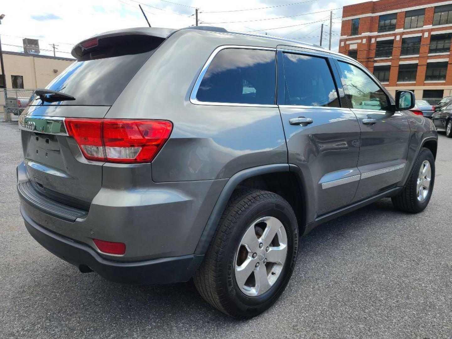 2012 GRAY JEEP GRAND CHEROKEE LAREDO (1C4RJFAG9CC) with an 3.6L engine, Automatic transmission, located at 117 North Cameron Street, Harrisburg, PA, 17101, (717) 963-8962, 40.266762, -76.875259 - WE FINANCE!!! Good Credit/ Bad Credit/ No Credit - ALL Trade-Ins Welcomed!!! ***Guaranteed Credit Approval*** APPLY ONLINE or CALL us TODAY ;) Internet Prices and Marketplace Prices are SPECIAL discounted ***CASH DEALS*** Retail Prices are higher. Please call us to discuss your cash and finan - Photo#3