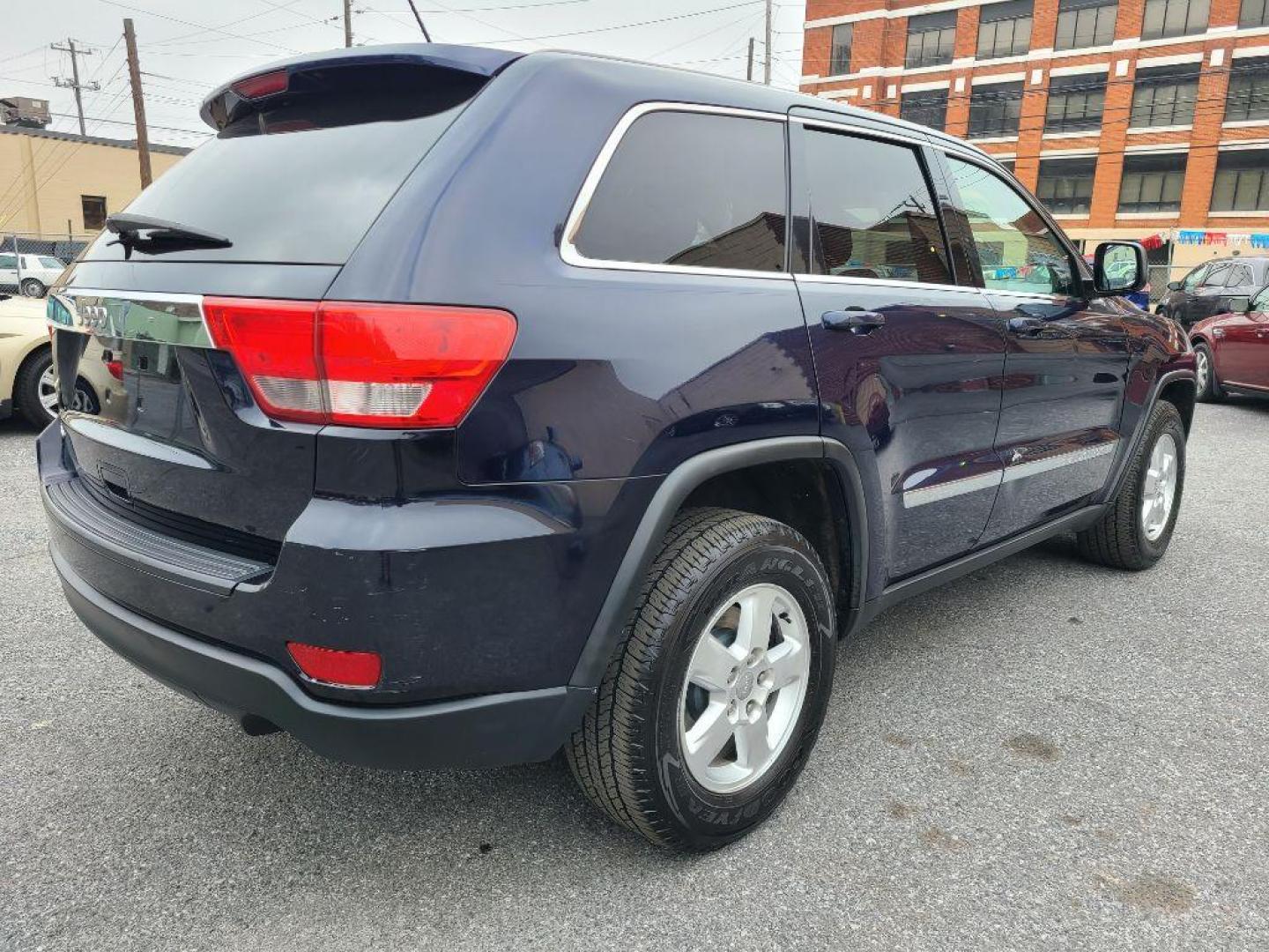 2012 BLUE JEEP GRAND CHEROKEE LAREDO (1C4RJEAG7CC) with an 3.6L engine, Automatic transmission, located at 7981 Paxton Street, Harrisburg, PA, 17111, (717) 561-2926, 40.261490, -76.749229 - WE FINANCE!!! Good Credit/ Bad Credit/ No Credit - ALL Trade-Ins Welcomed!!! ***Guaranteed Credit Approval*** APPLY ONLINE or CALL us TODAY ;) Internet Prices and Marketplace Prices are SPECIAL discounted ***CASH DEALS*** Retail Prices are higher. Please call us to discuss your cash and finan - Photo#4