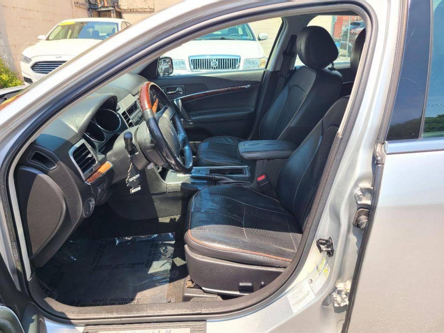 2012 SILVER LINCOLN MKZ SDN (3LNHL2JC8CR) with an 3.5L engine, Automatic transmission, located at 117 North Cameron Street, Harrisburg, PA, 17101, (717) 963-8962, 40.266762, -76.875259 - WE FINANCE!!! Good Credit/ Bad Credit/ No Credit - ALL Trade-Ins Welcomed!!! ***Guaranteed Credit Approval*** APPLY ONLINE or CALL us TODAY ;) Internet Prices and Marketplace Prices are SPECIAL discounted ***CASH DEALS*** Retail Prices are higher. Please call us to discuss your cash and finan - Photo#13