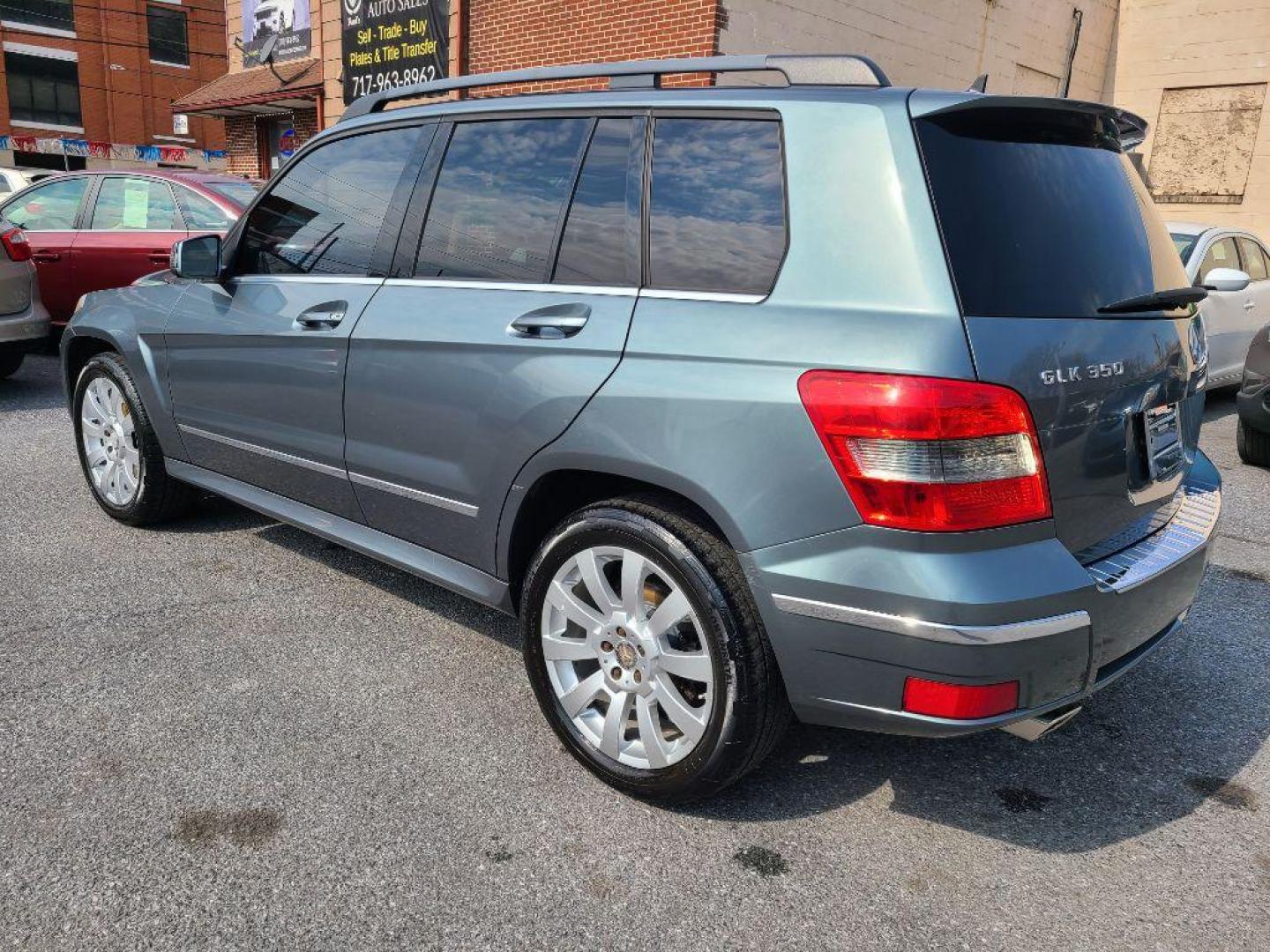 2012 GRAY MERCEDES-BENZ GLK 350 4MATIC (WDCGG8HB1CF) with an 3.5L engine, Automatic transmission, located at 7981 Paxton Street, Harrisburg, PA, 17111, (717) 561-2926, 40.261490, -76.749229 - WE FINANCE!!! Good Credit/ Bad Credit/ No Credit - ALL Trade-Ins Welcomed!!! ***Guaranteed Credit Approval*** APPLY ONLINE or CALL us TODAY ;) Internet Prices and Marketplace Prices are SPECIAL discounted ***CASH DEALS*** Retail Prices are higher. Please call us to discuss your cash and finan - Photo#5