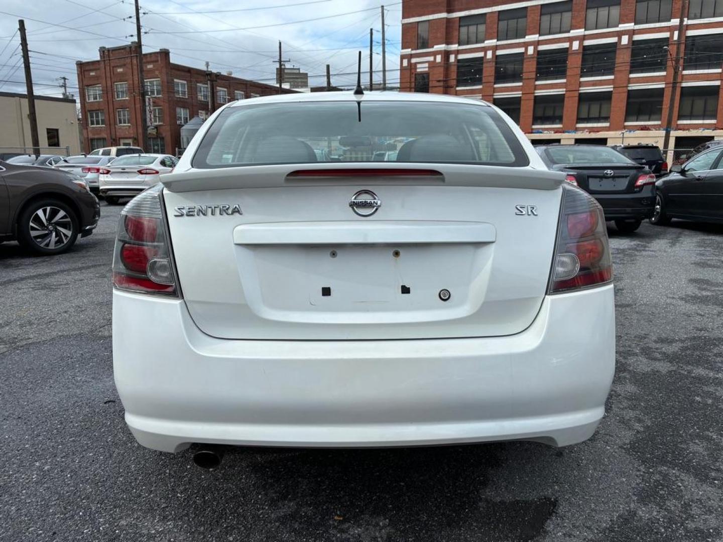 2012 WHITE NISSAN SENTRA SR 2.0 (3N1AB6AP1CL) with an 2.0L engine, Continuously Variable transmission, located at 117 North Cameron Street, Harrisburg, PA, 17101, (717) 963-8962, 40.266762, -76.875259 - WE FINANCE!!! Good Credit/ Challenged Credit/ No Credit - ALL Trade-Ins Welcomed!!! APPLY ONLINE or CALL us TODAY ;) Please call us to discuss your cash and/or financing options. - Photo#3