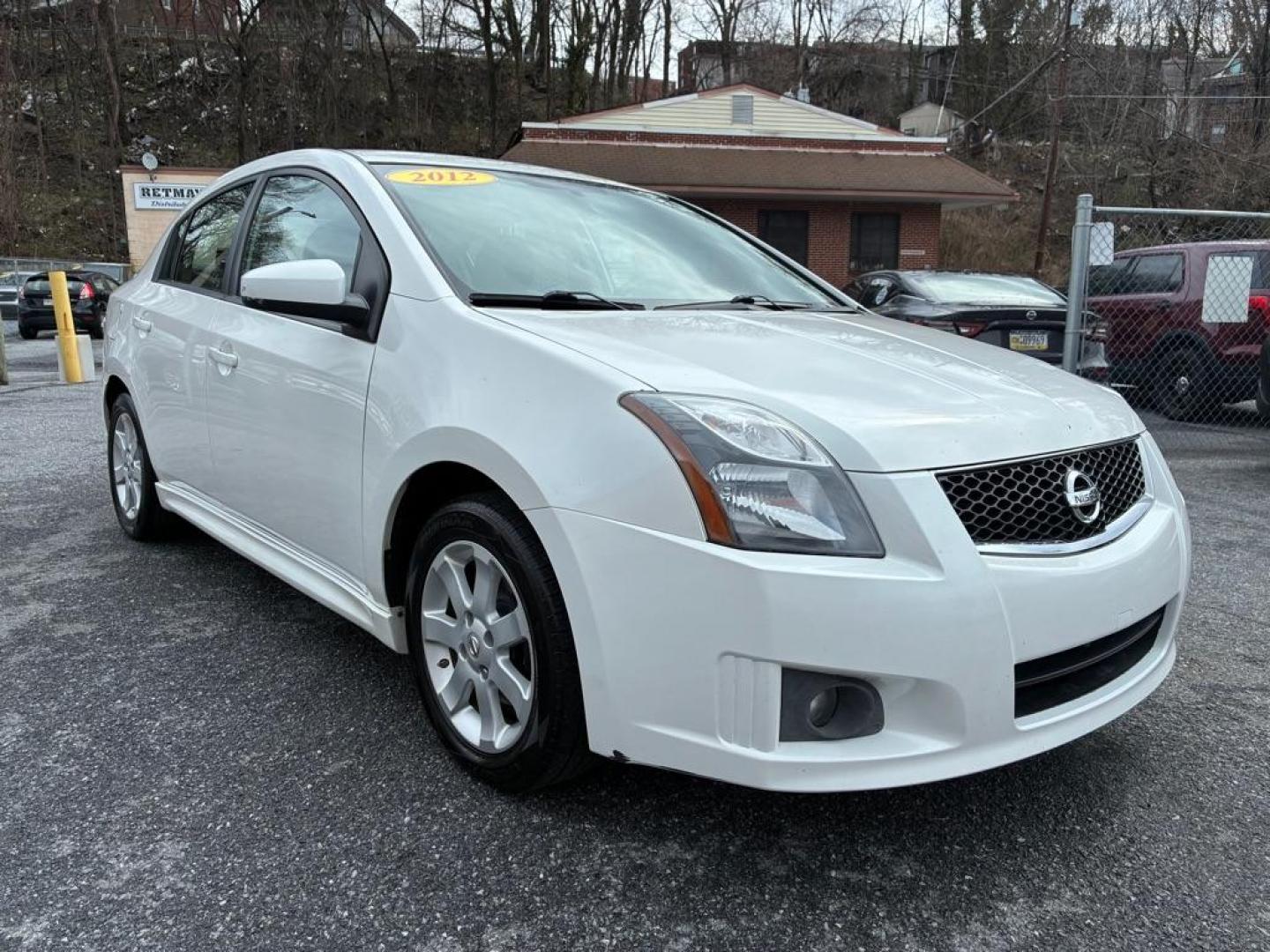 2012 WHITE NISSAN SENTRA SR 2.0 (3N1AB6AP1CL) with an 2.0L engine, Continuously Variable transmission, located at 117 North Cameron Street, Harrisburg, PA, 17101, (717) 963-8962, 40.266762, -76.875259 - WE FINANCE!!! Good Credit/ Challenged Credit/ No Credit - ALL Trade-Ins Welcomed!!! APPLY ONLINE or CALL us TODAY ;) Please call us to discuss your cash and/or financing options. - Photo#6