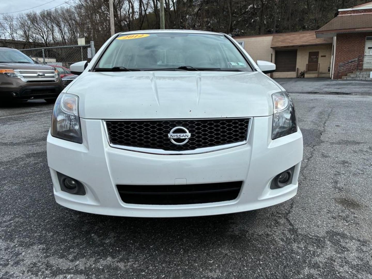 2012 WHITE NISSAN SENTRA SR 2.0 (3N1AB6AP1CL) with an 2.0L engine, Continuously Variable transmission, located at 117 North Cameron Street, Harrisburg, PA, 17101, (717) 963-8962, 40.266762, -76.875259 - WE FINANCE!!! Good Credit/ Challenged Credit/ No Credit - ALL Trade-Ins Welcomed!!! APPLY ONLINE or CALL us TODAY ;) Please call us to discuss your cash and/or financing options. - Photo#7