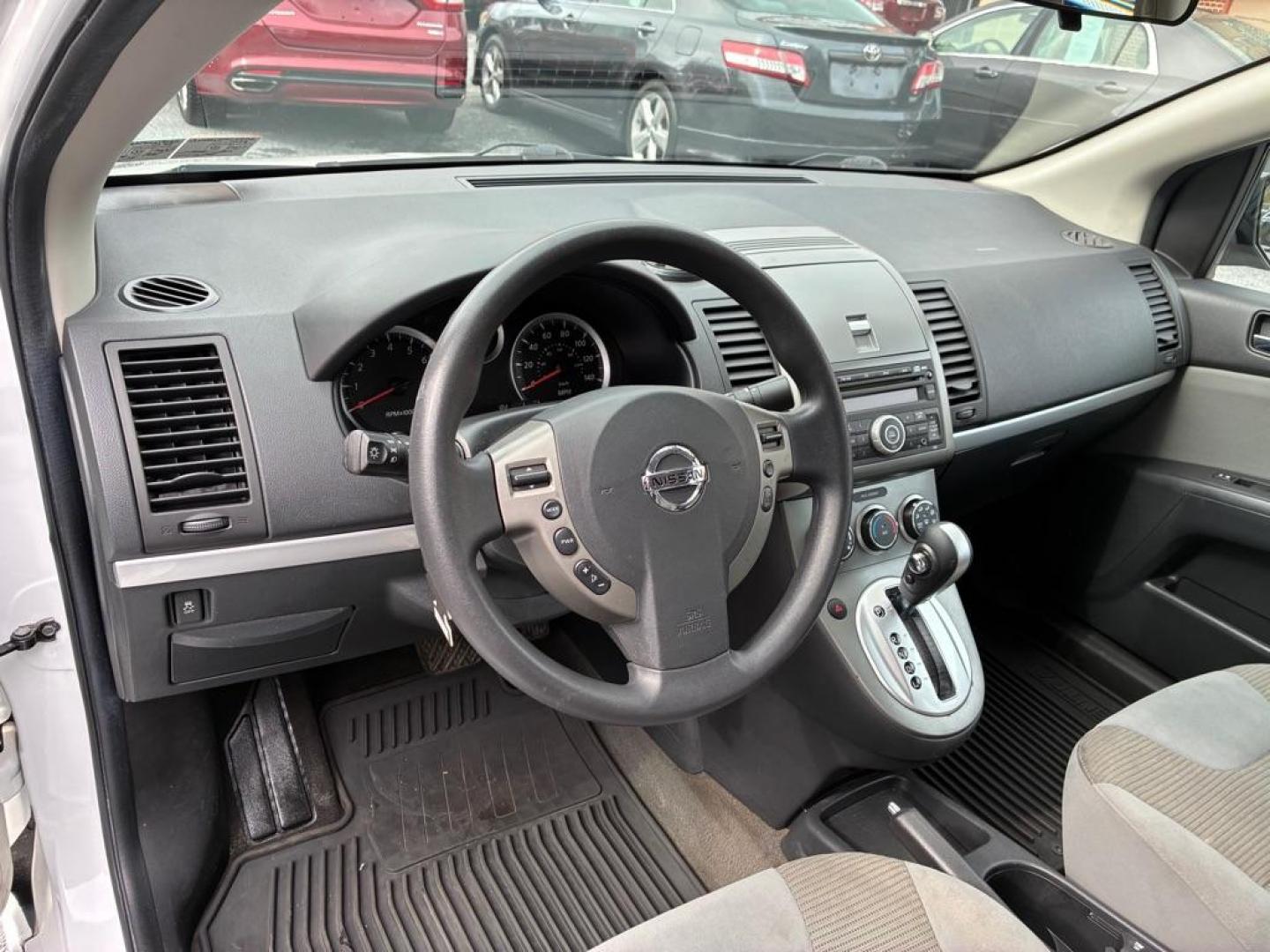 2012 WHITE NISSAN SENTRA SR 2.0 (3N1AB6AP1CL) with an 2.0L engine, Continuously Variable transmission, located at 117 North Cameron Street, Harrisburg, PA, 17101, (717) 963-8962, 40.266762, -76.875259 - WE FINANCE!!! Good Credit/ Challenged Credit/ No Credit - ALL Trade-Ins Welcomed!!! APPLY ONLINE or CALL us TODAY ;) Please call us to discuss your cash and/or financing options. - Photo#14